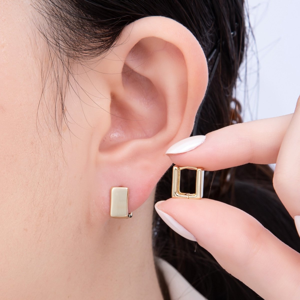 14K Gold Filled 10mm Minimalist Rectangle Cartilage Huggie | EARRINGS - 00250 - DLUXCA