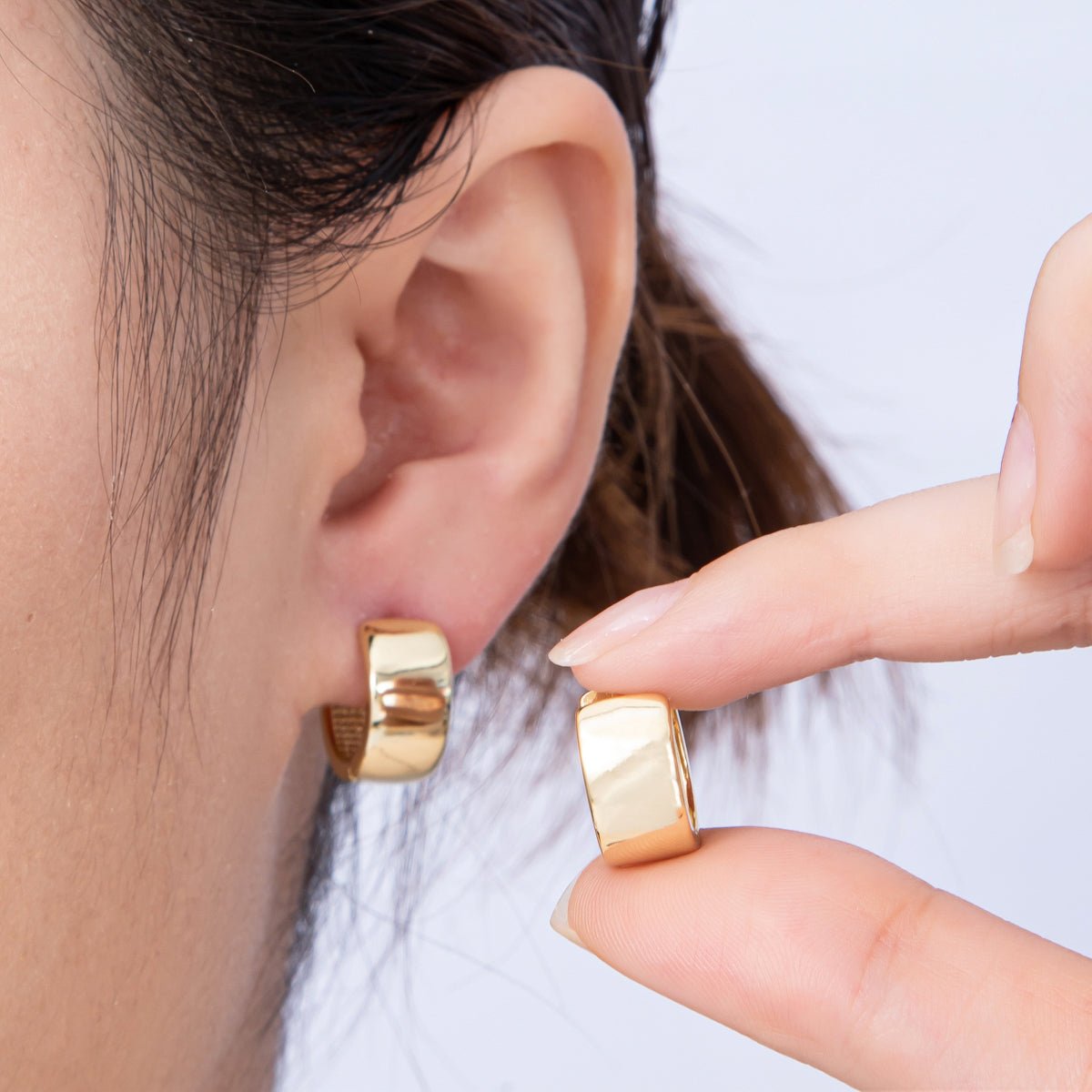 14K Gold Filled 15mm Minimalist Plain Wide Huggie Earrings | EARRINGS - 00181 - DLUXCA