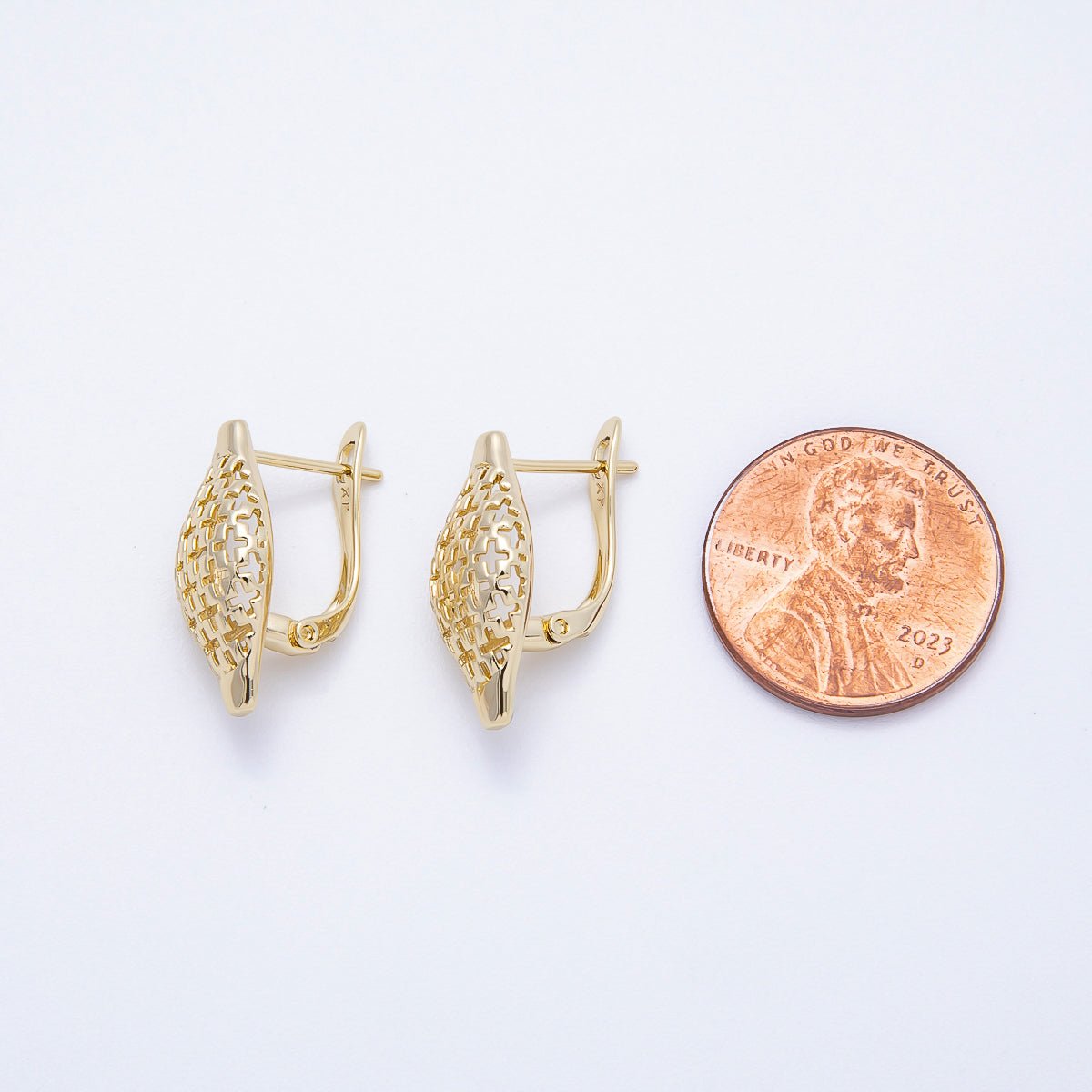 14K Gold Filled 19mm Hollow Filigree Lattice Huggie Hoop Earrings | Earrings - 00357 - DLUXCA