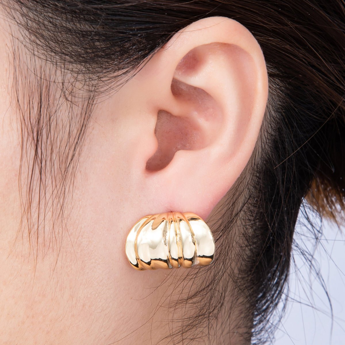 14K Gold Filled 23mm Ribbed Croissant C - Shaped Hoops Earrings | EARRINGS - 00043 - DLUXCA