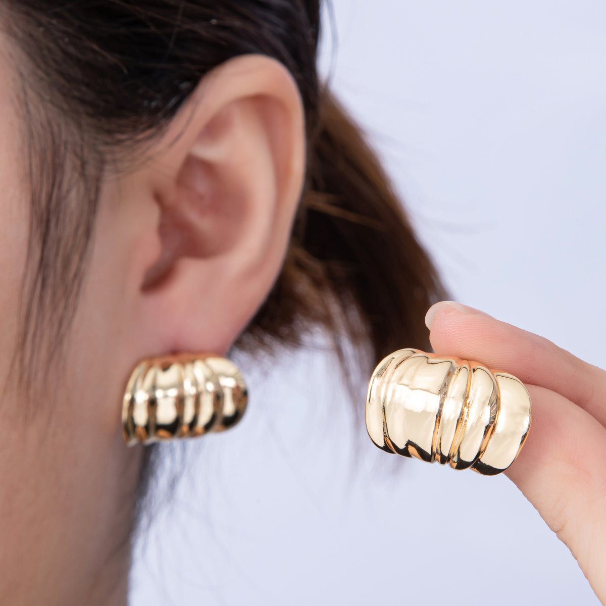 14K Gold Filled 23mm Ribbed Croissant C - Shaped Hoops Earrings | EARRINGS - 00043 - DLUXCA