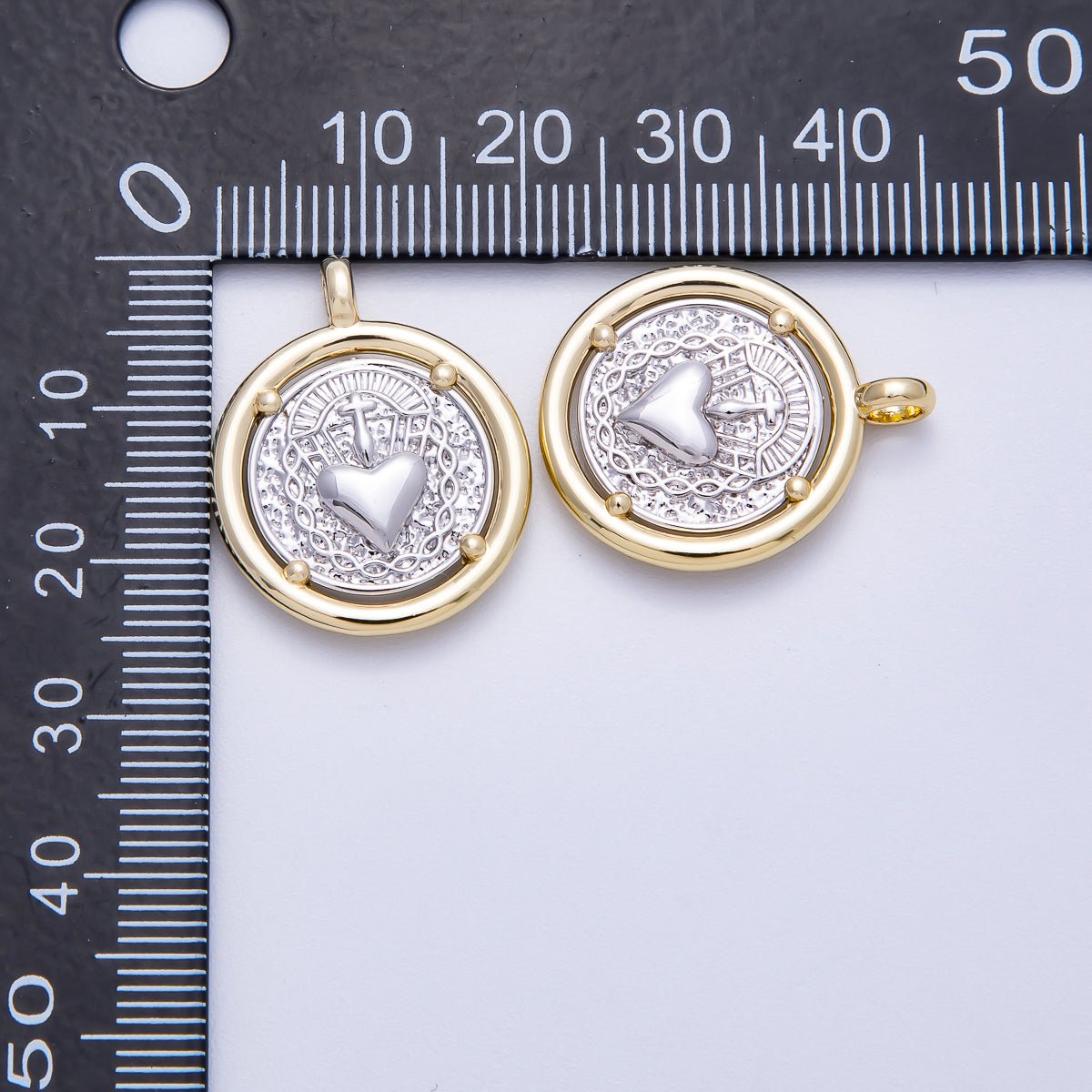 14K Gold Filled 25mm Textured Religious Sacred Heart Round Charm | Charms - 00574 - DLUXCA