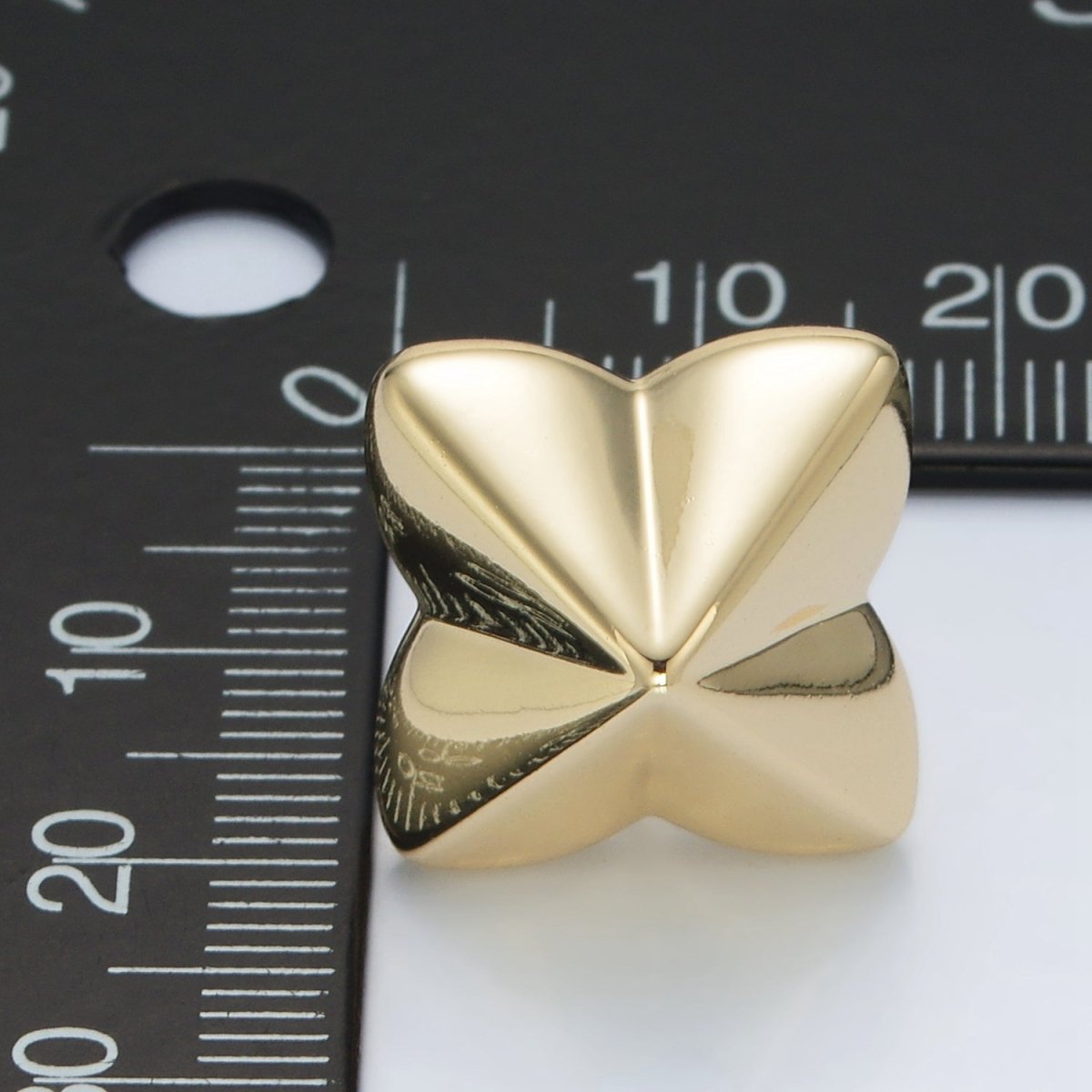 14K Gold Filled Edged Flower Lightweight Stud Earrings in Gold & Silver | AD701 AD702 - DLUXCA