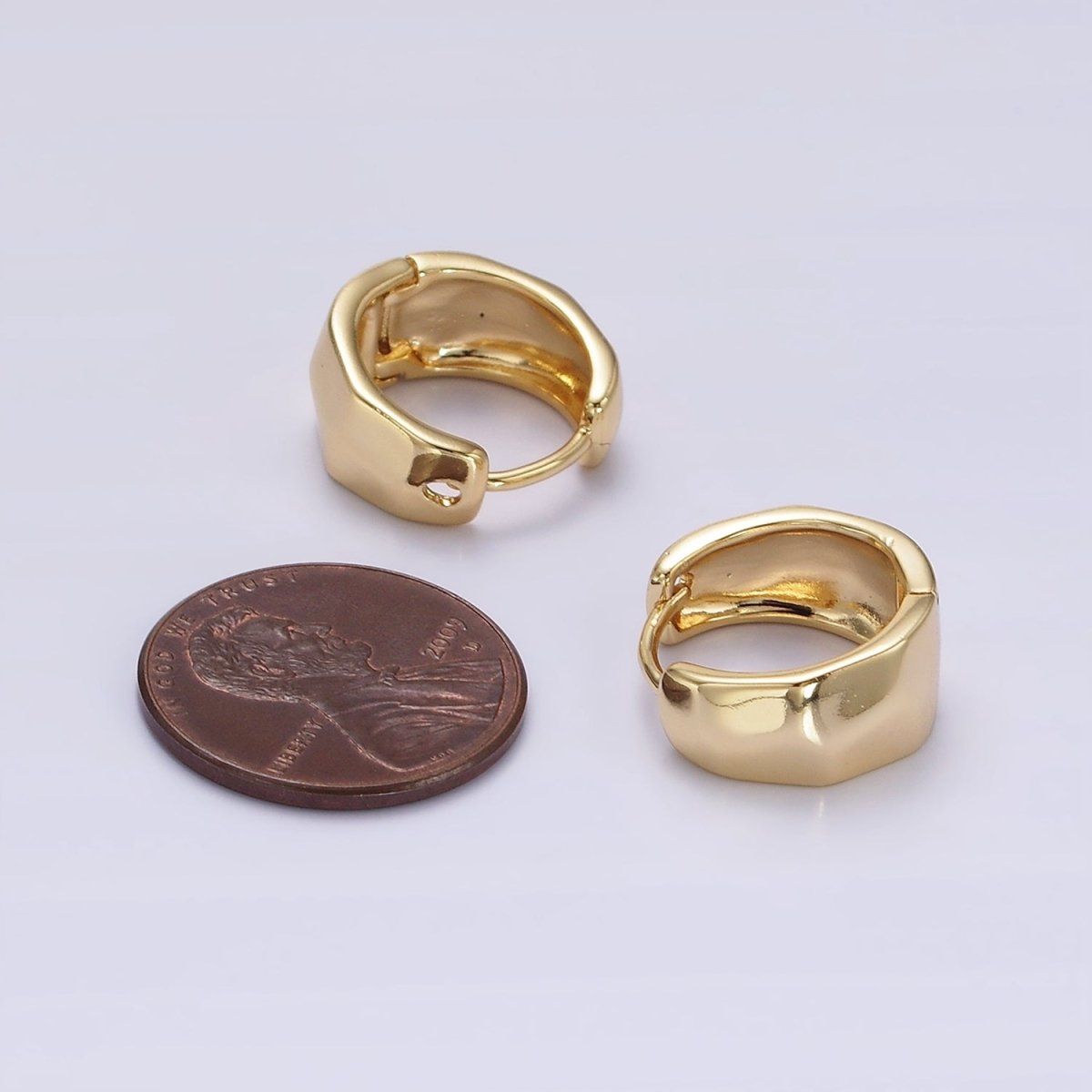 14K Gold Filled Hammered Round Hoop Huggie Earrings | V288 - DLUXCA