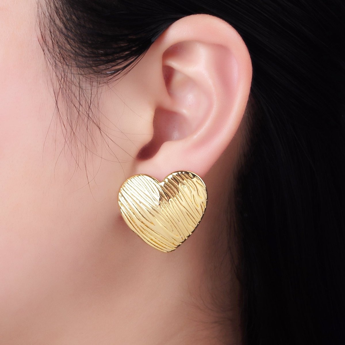 14K Gold Filled Line-Textured Heart Stud Earrings in Gold & Silver | P456 P457 - DLUXCA