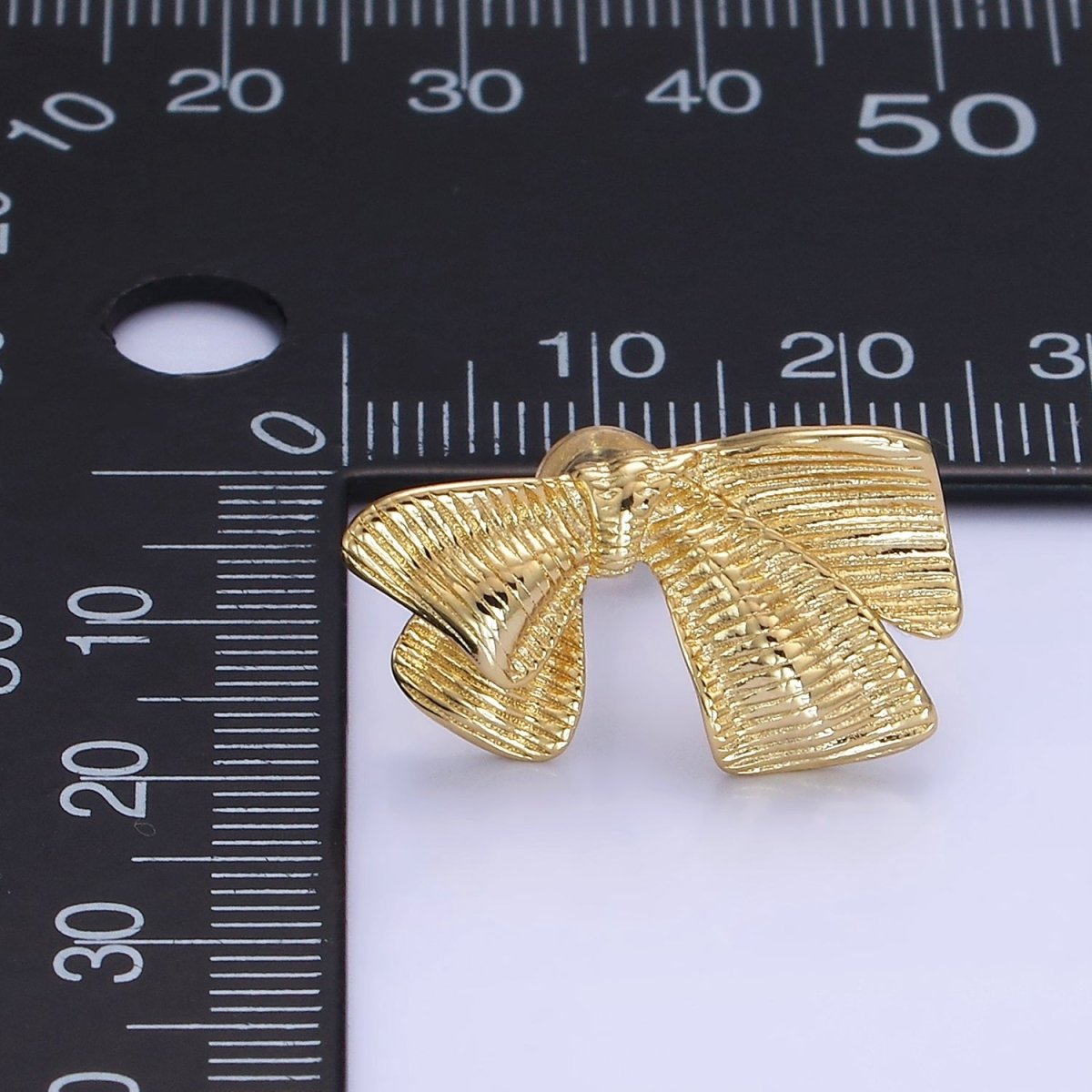 14K Gold Filled Line-Textured Ribbon Bow Stud Earrings | P503 - DLUXCA