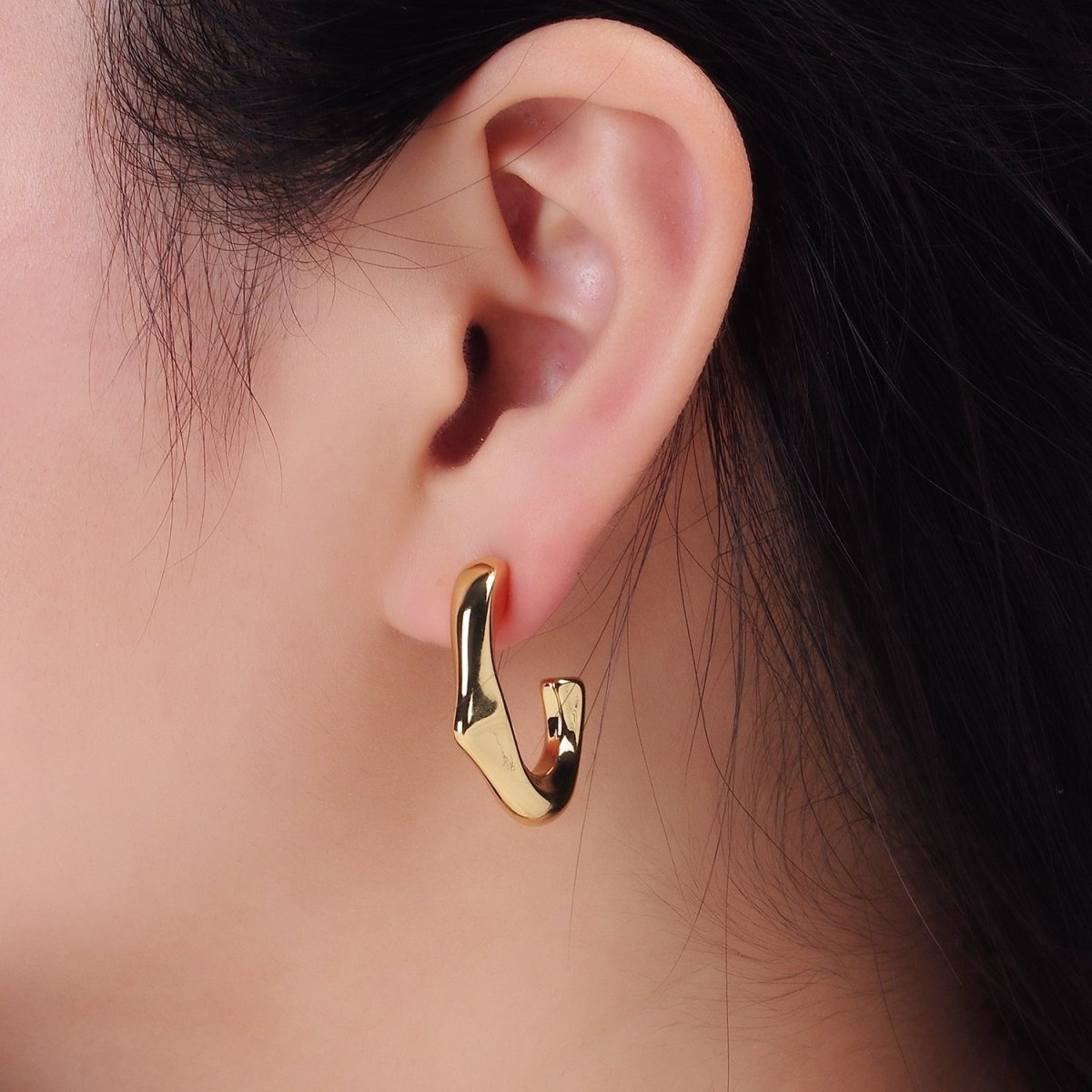 14K Gold Filled Molten Edged J-Shaped Hoop Earrings | P097 - DLUXCA