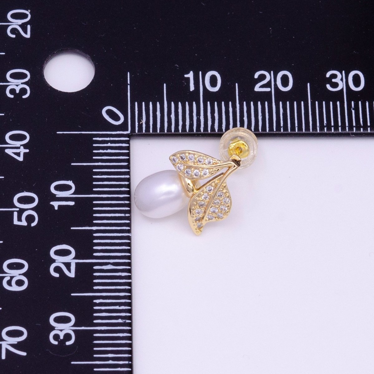 14K Gold Filled Pearl Micro Paved CZ Leaf Stud Earrings in Gold & Silver | Y849 AE794 - DLUXCA