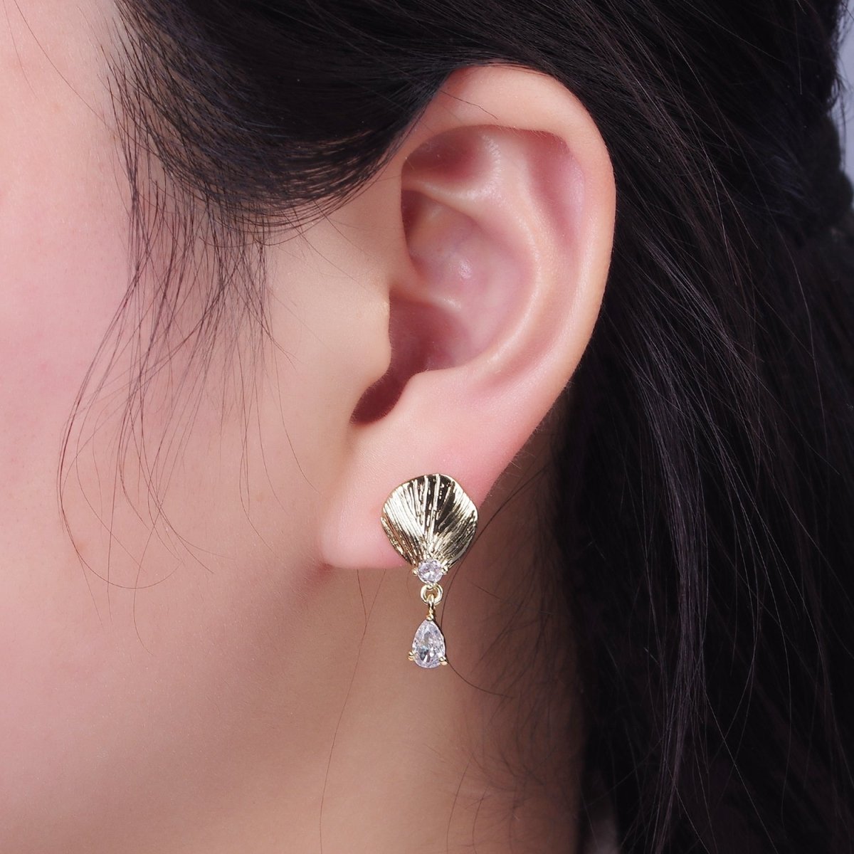 14K Gold Filled Teardrop CZ Clam Shell Drop Stud Earrings | P483 - DLUXCA