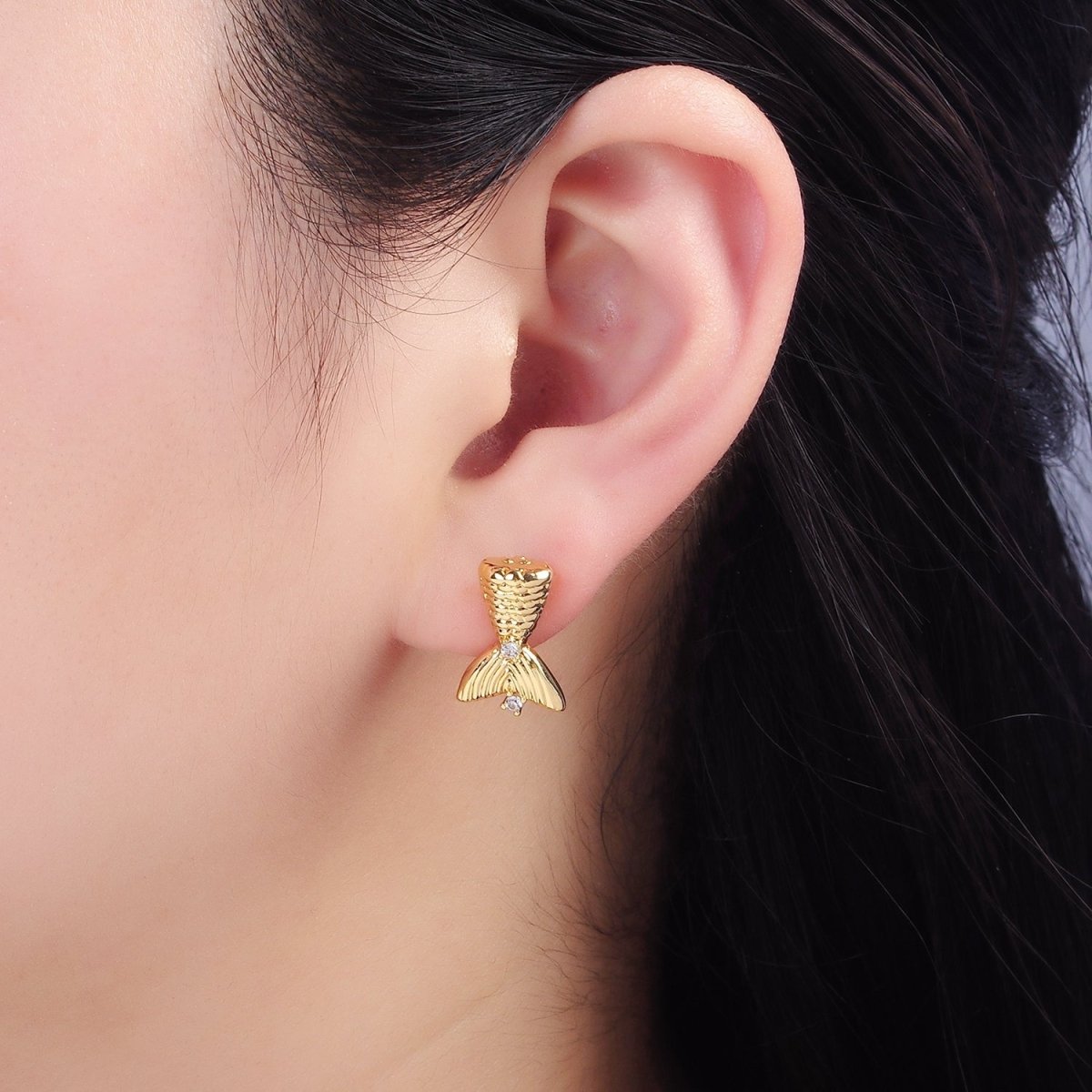 14K Gold Filled Textured Mermaid Fish Tail CZ Stud Earrings | Q231 - DLUXCA
