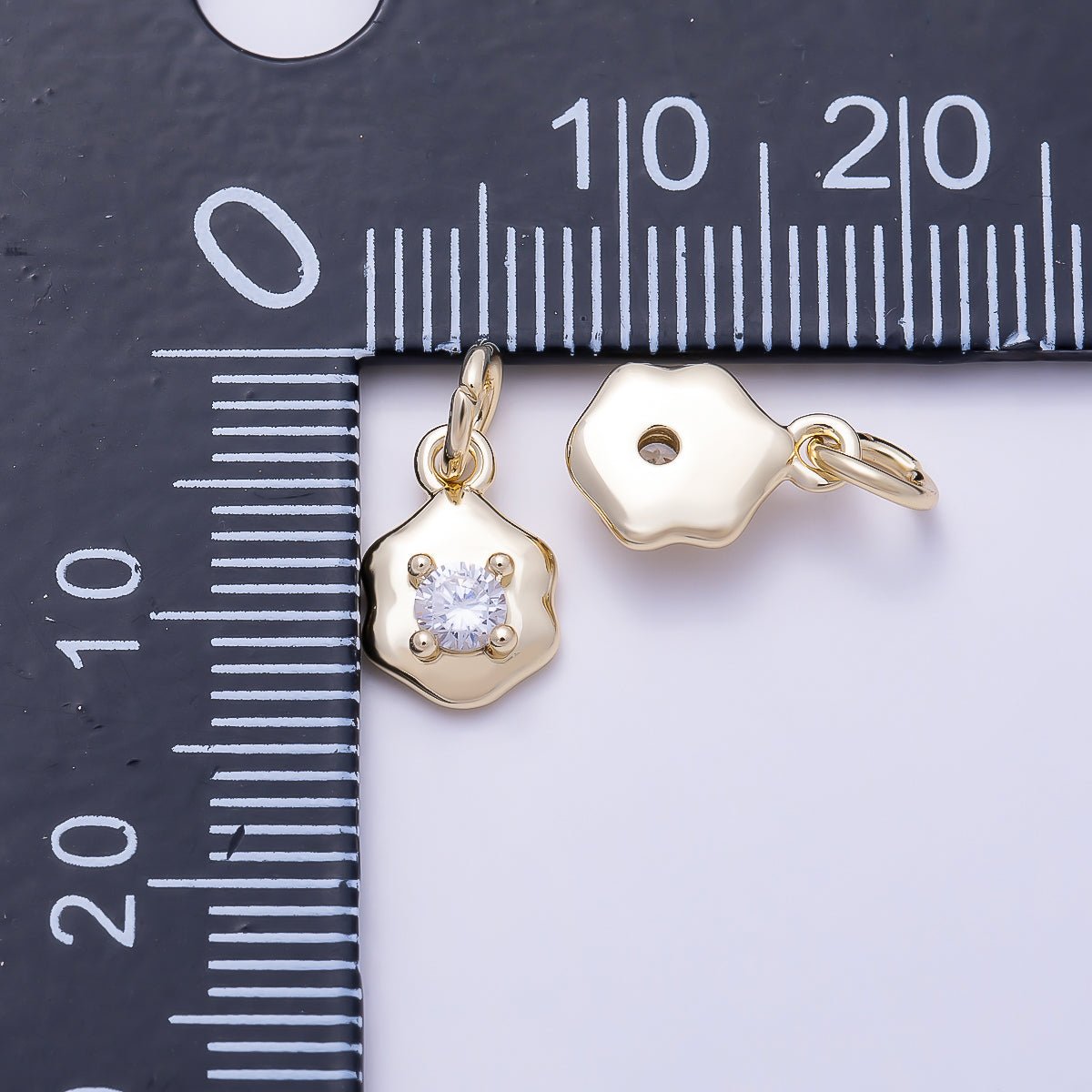 16K Gold Filled 10mm Scalloped Hexagon Solitaire Round CZ Charm | Charms-01644 - DLUXCA