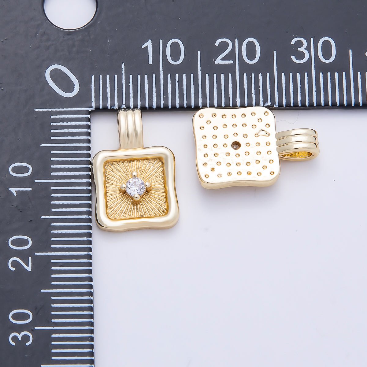 16K Gold Filled 16mm Clear CZ Sunburst Molten Bezel Square Pendant | Charms-01249 - DLUXCA