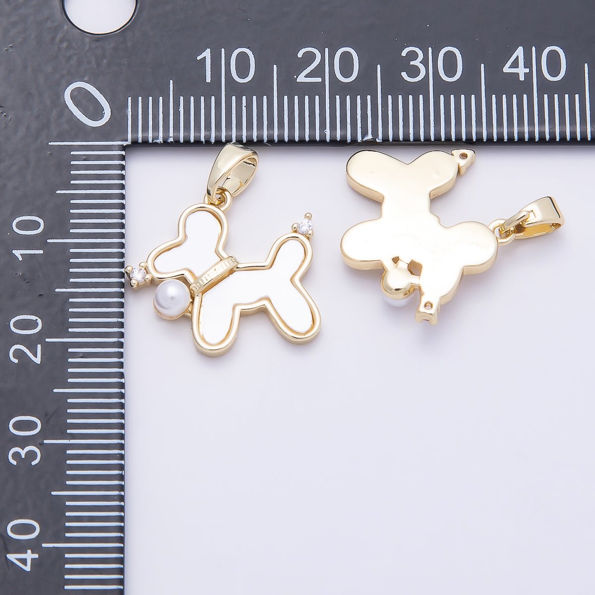 16K Gold Filled 18mm Shell Pearl Clear CZ Balloon Dog Animal Pendant | Charms-00948 - DLUXCA