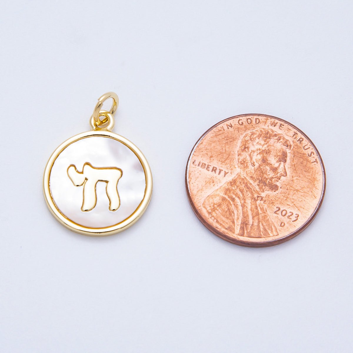 16K Gold Filled 18mm Shell Pearl Letter "Chai" Jewish Medallion Charm | Charms - 00657 - DLUXCA