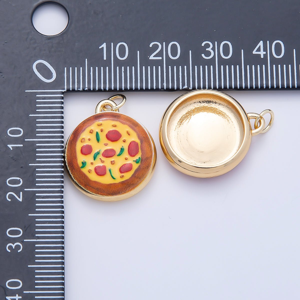 16K Gold Filled 20mm Pepperoni Pizza Enamel Round Charm | Charms-01243 - DLUXCA