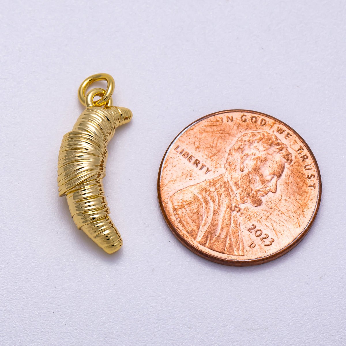 16K Gold Filled 20mm Ribbed Breakfast Croissant 3D Multidimensional Charm | Charms - 00577 - DLUXCA