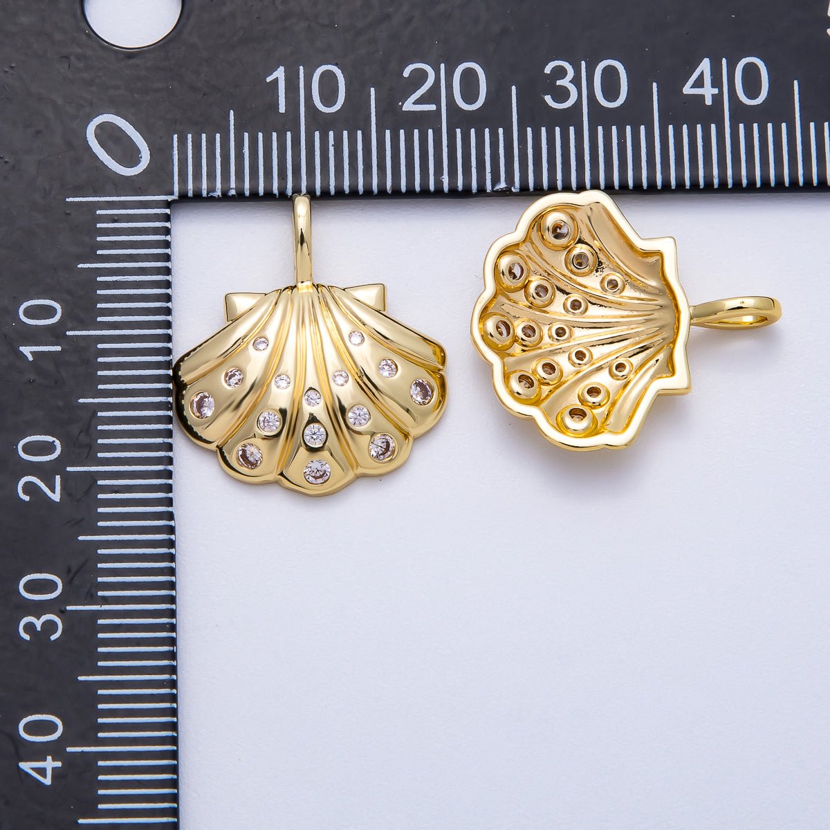 16K Gold Filled 22mm Clear CZ Dotted Clam Shell Pendant | Charms - 00575 - DLUXCA