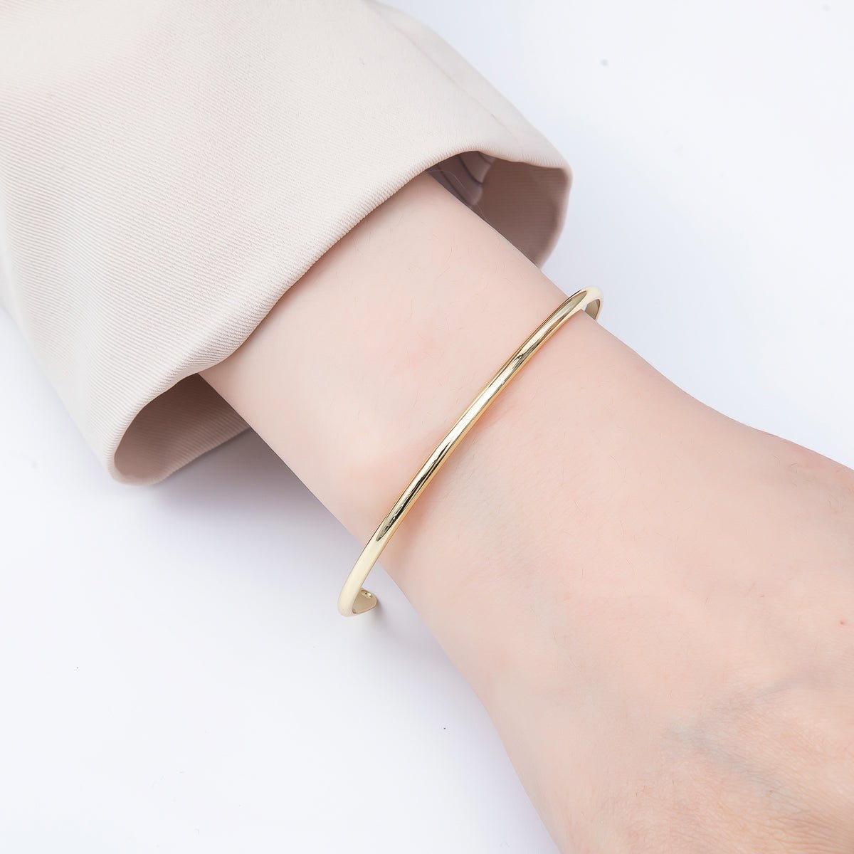 16K Gold Filled 2.5mm Minimalist Tube Cuff Bracelet | WA - 04459 - DLUXCA