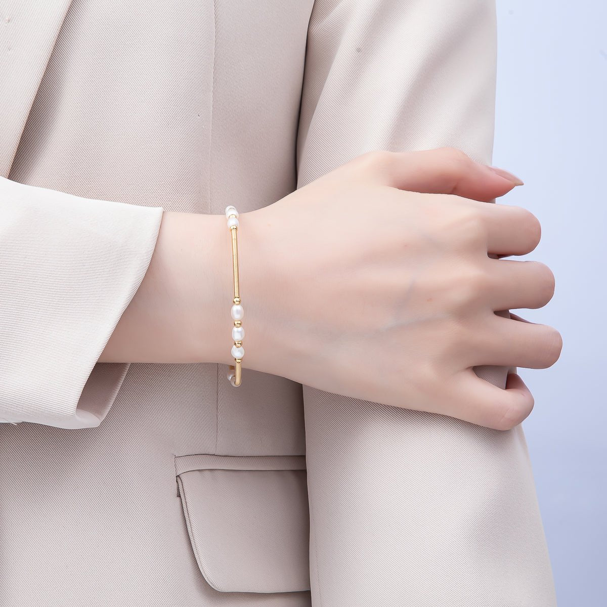 16K Gold Filled 4mm Freshwater Pearl Coil Wire Cuff Bangle Bracelet | WA - 04467 - DLUXCA
