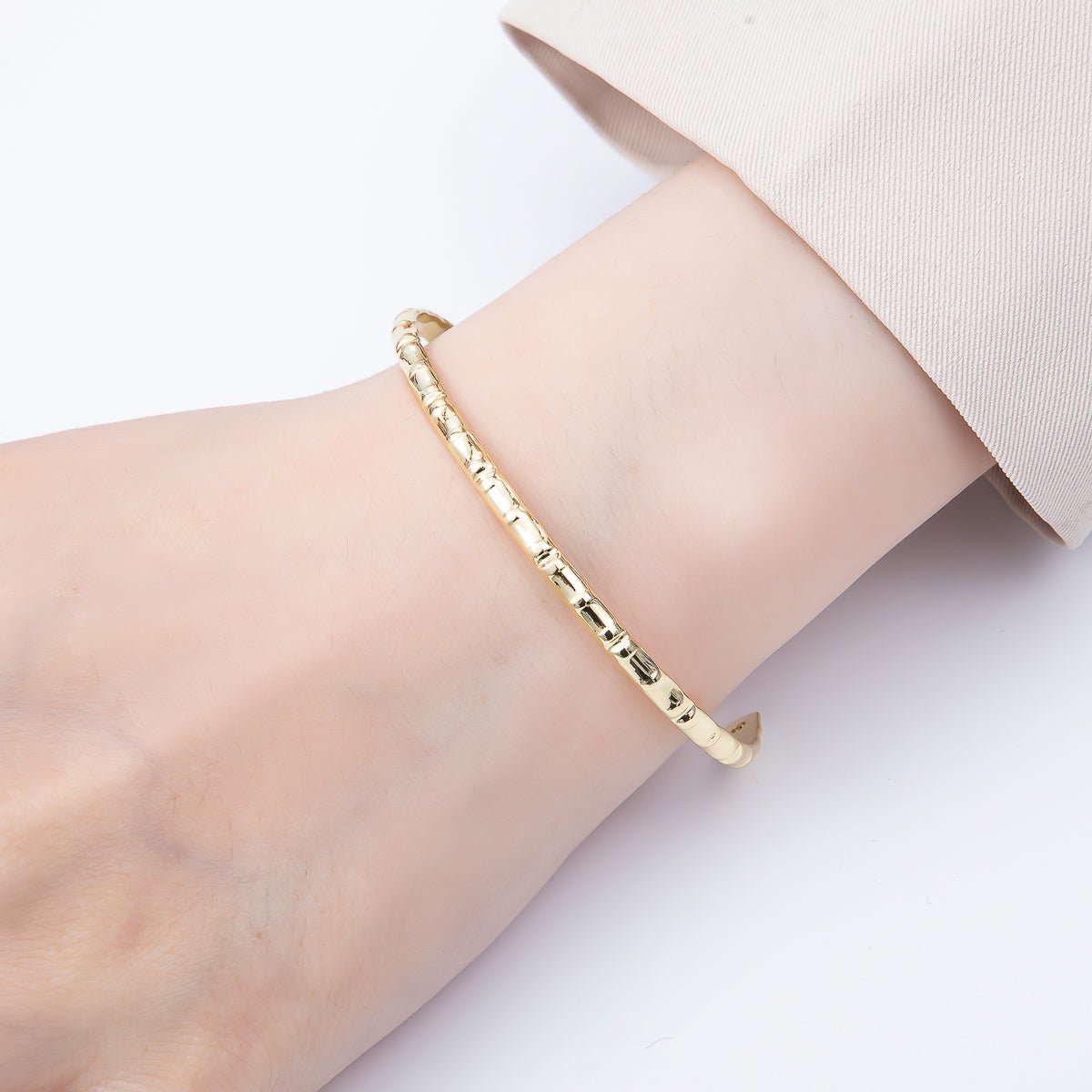 16K Gold Filled Minimalist Geometric Edged Cuff Bracelet | WA - 04455 - DLUXCA