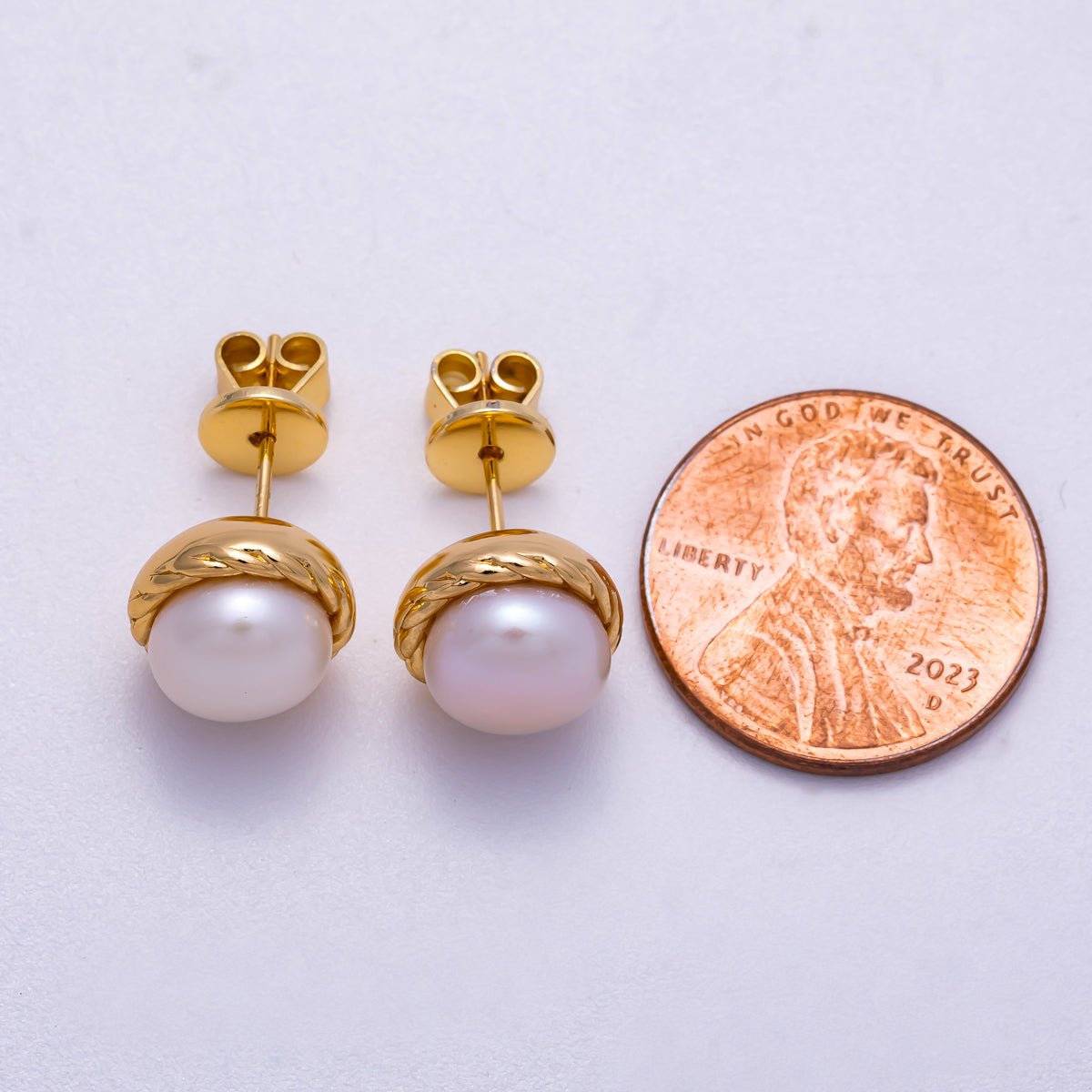 18K Gold Filled 10mm Shell Pearl Rope Bezel Round Stud Earrings | Earrings - 00353 - DLUXCA
