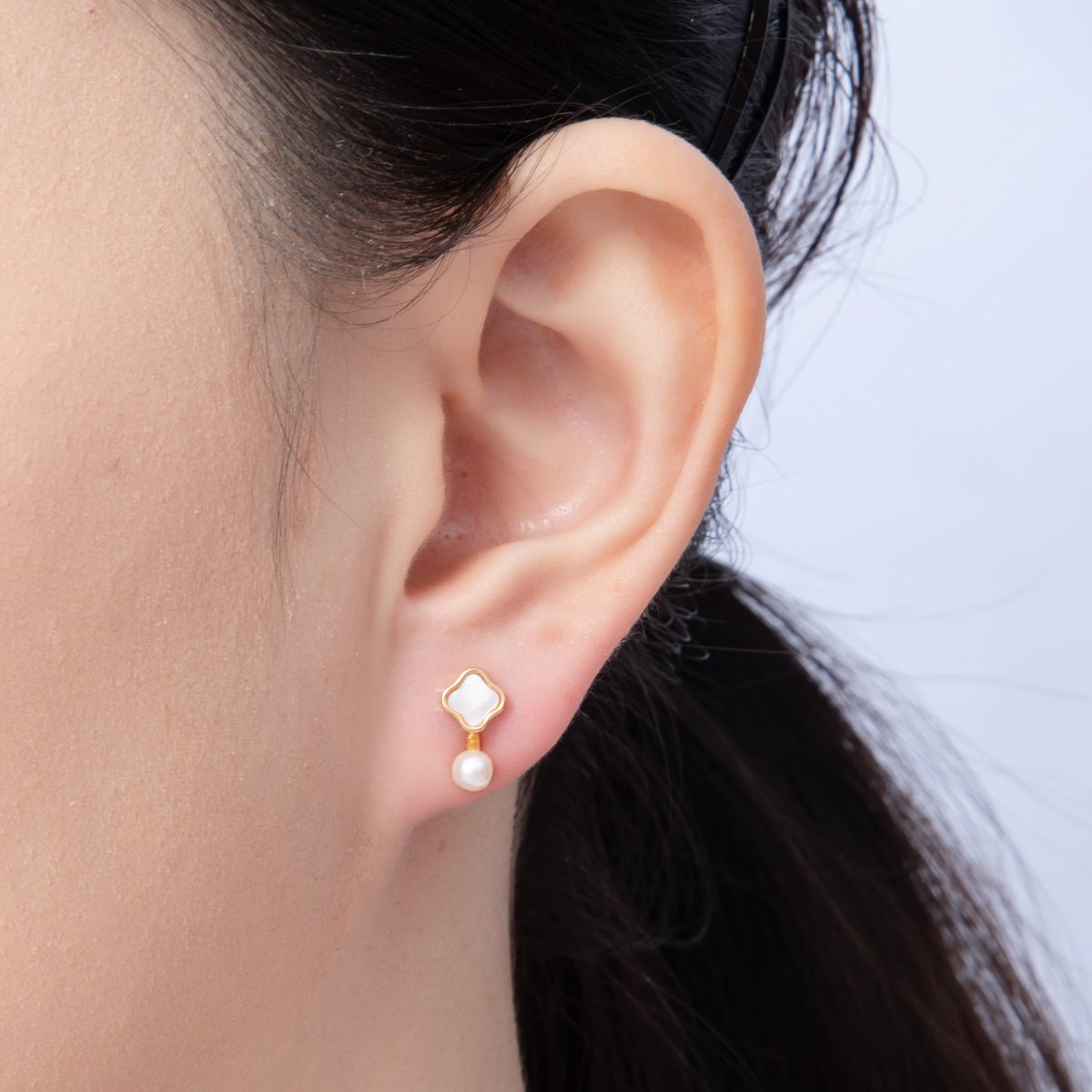 18K Gold Filled 13.5mm Shell Pearl Clover Drop Stud Earrings | AE829 - DLUXCA