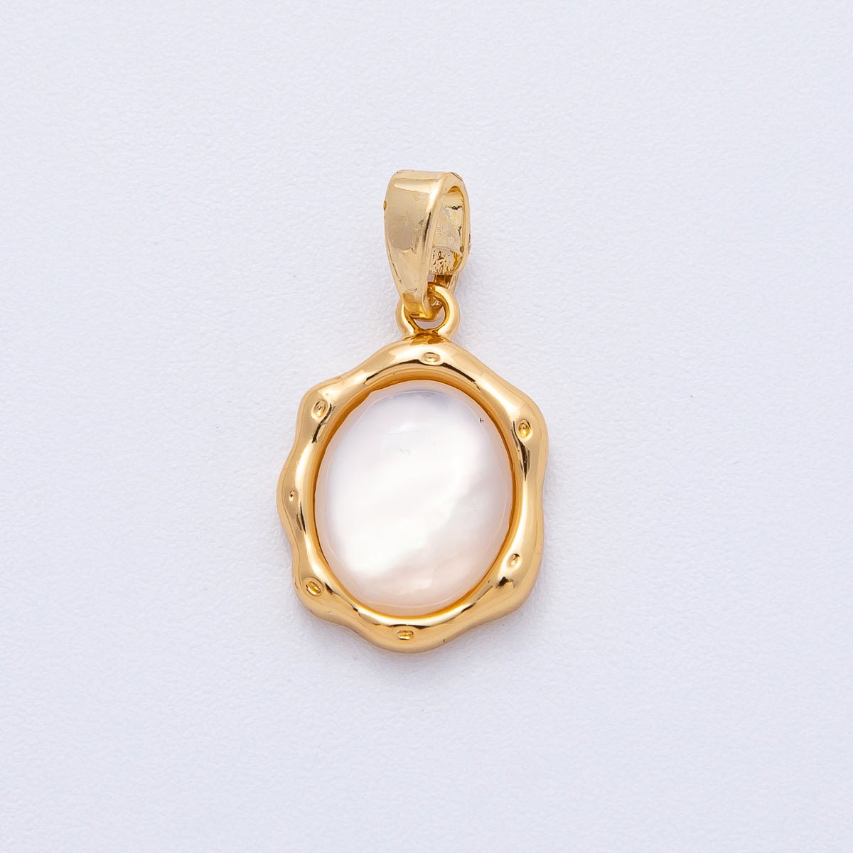18K Gold Filled 15.5mm Shell Pearl Molten Oval Pendant | AF1208 - DLUXCA