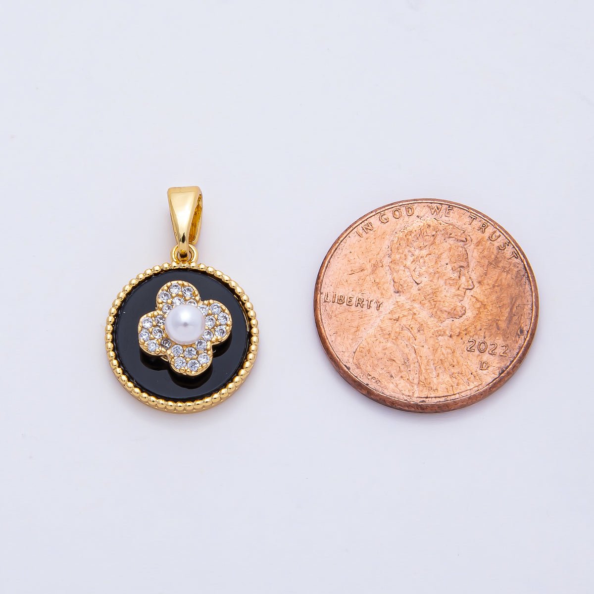 18K Gold Filled 15mm Black Spinning Clover Shell Pearl Pendant Charm | AF1169 - DLUXCA