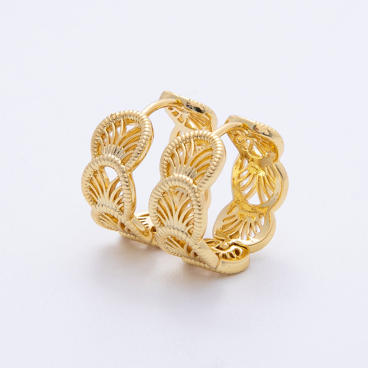 18K Gold Filled 15mm Geometric Filigree Huggie Hoop Earrings | T482 - DLUXCA