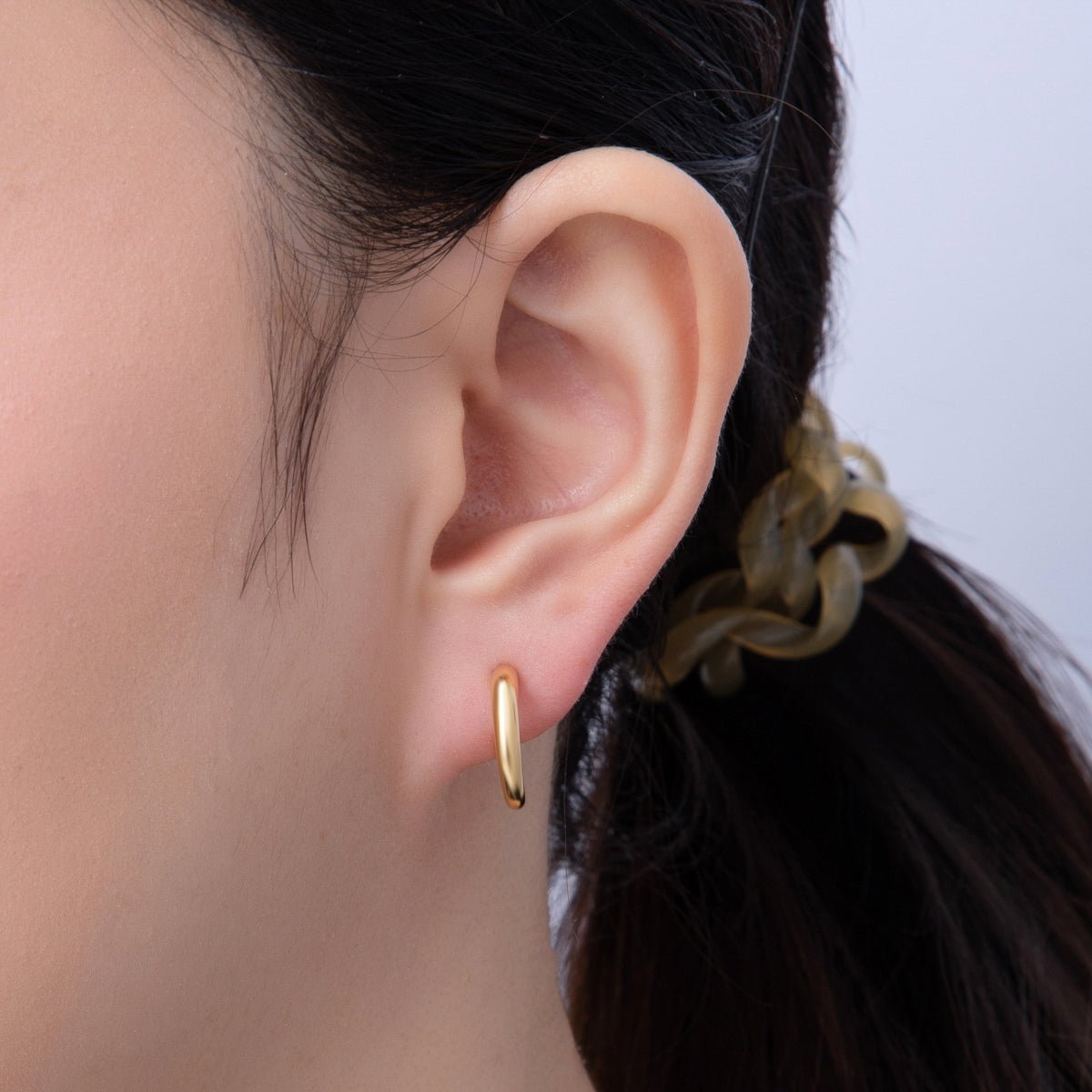 18K Gold Filled 15mm Minimalist Curled C - Shaped Hoop Earrings | AD1667 - DLUXCA