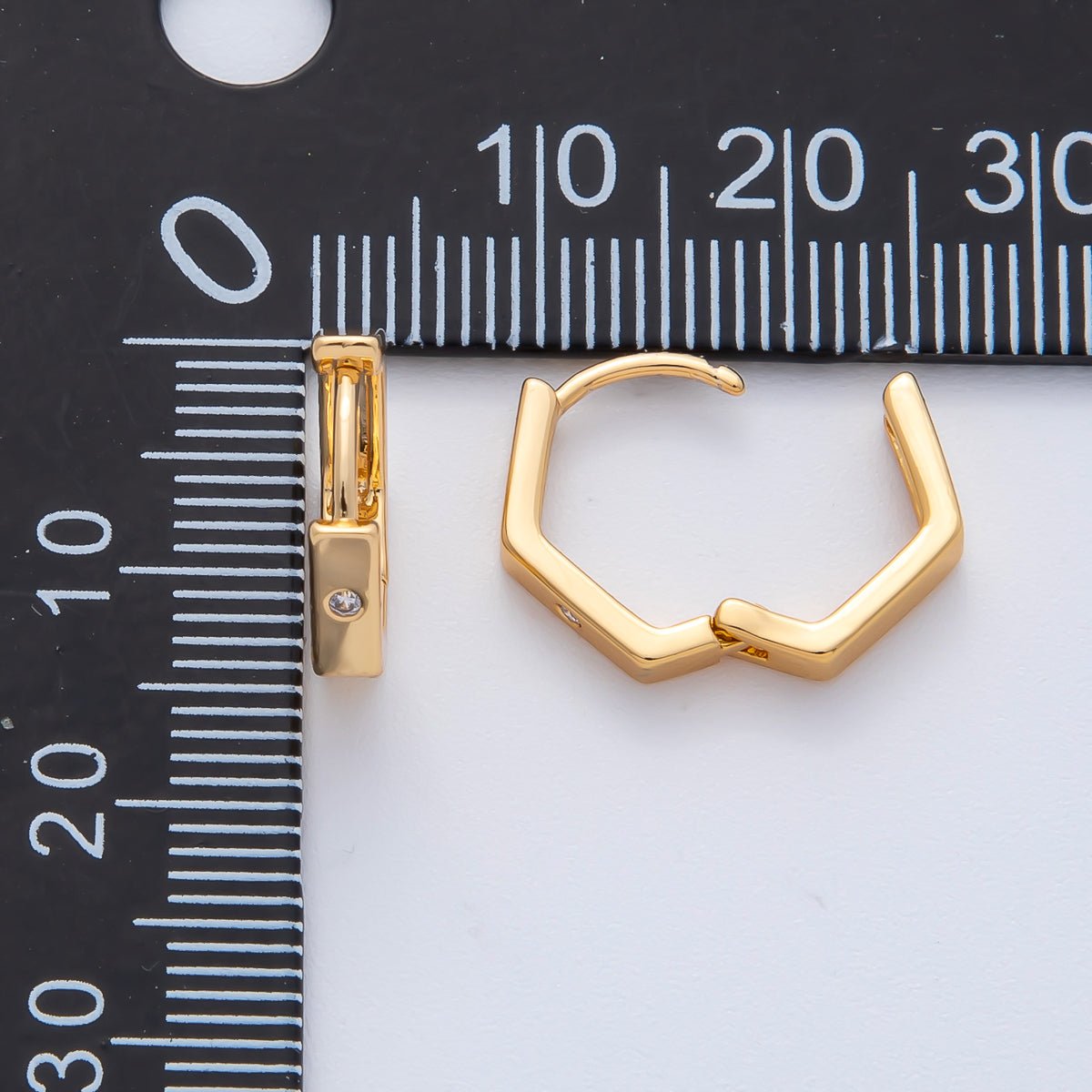 18K Gold Filled 15mm Simple Minimalist Dotted Hexagon Huggie Hoop Earrings | AD1611 - DLUXCA