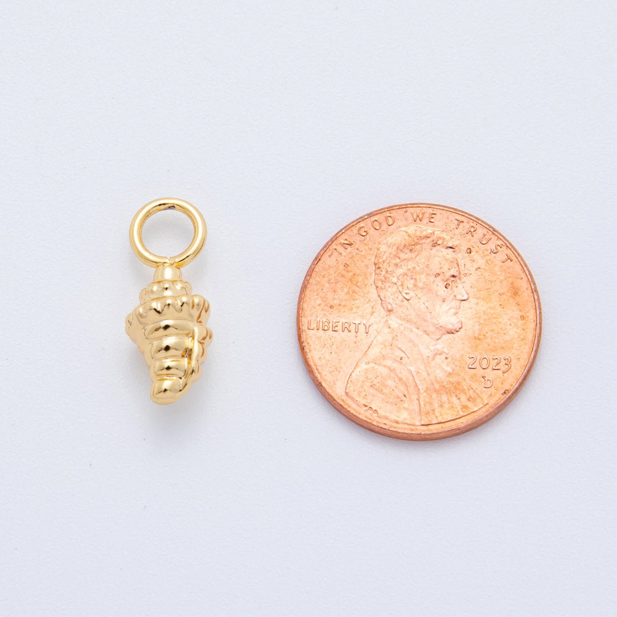 18K Gold Filled 17mm Sea Shell Nautical Beach Ocean Charm | AH - 910 - DLUXCA