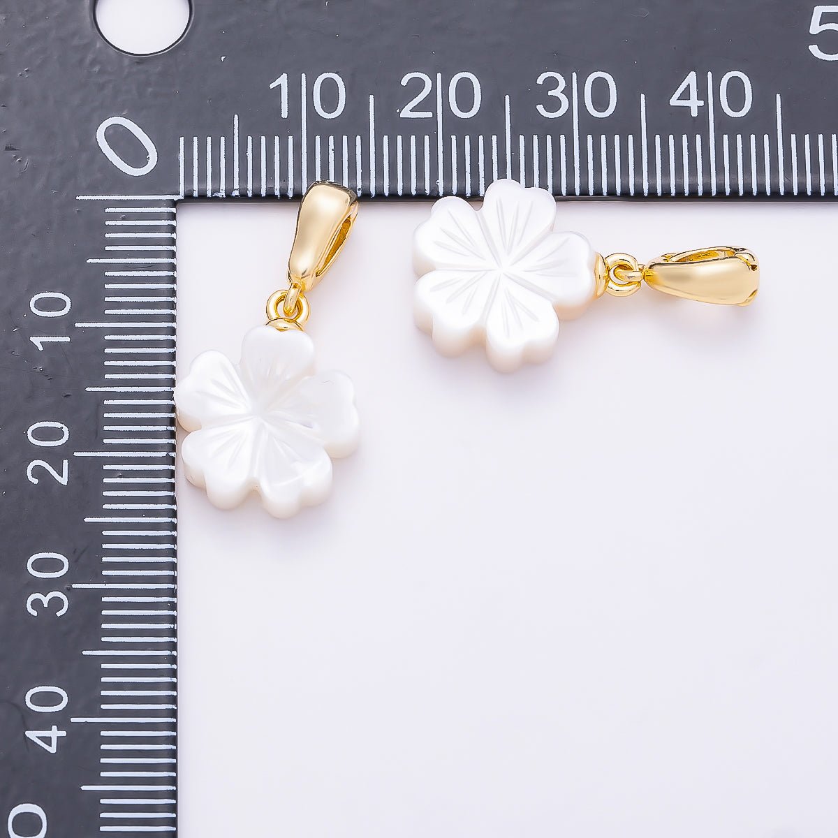 18K Gold Filled 17mm Shell Pearl Flower Snap Latch Pendant | Charms-01322 - DLUXCA