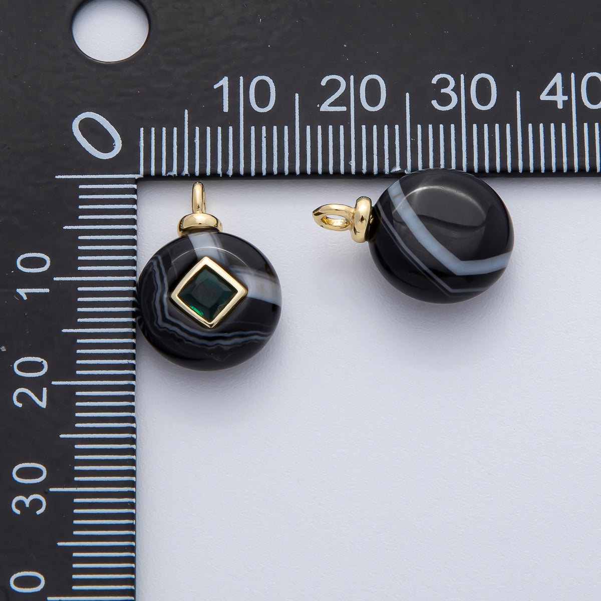 18K Gold Filled 18mm Black Agate with Emerald Green CZ Round Natural Gemstone Pendant | AF1449 - DLUXCA