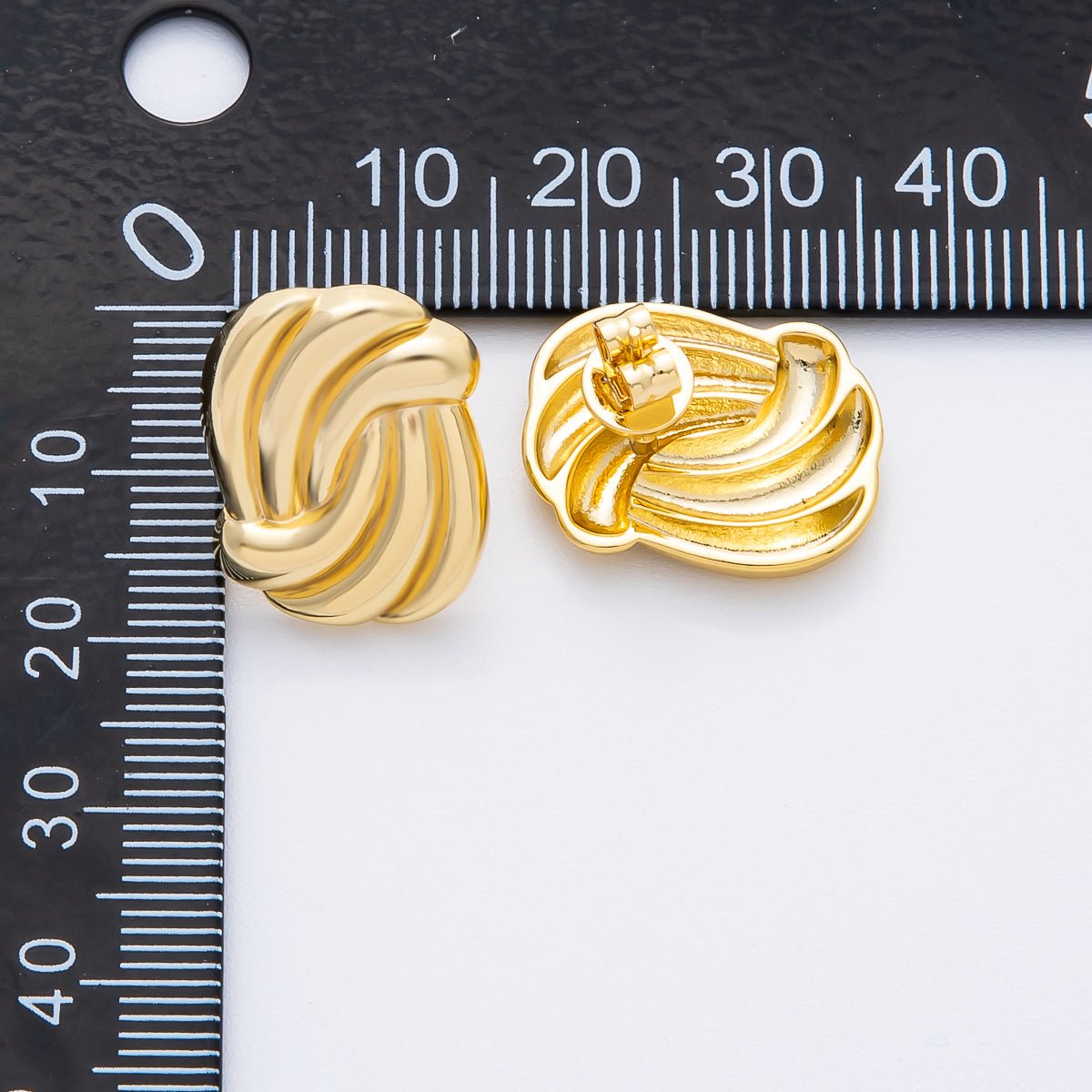 18K Gold Filled 19mm Swirled Twisted Croissant Dome Oval Stud Earrings | AJ270 - DLUXCA