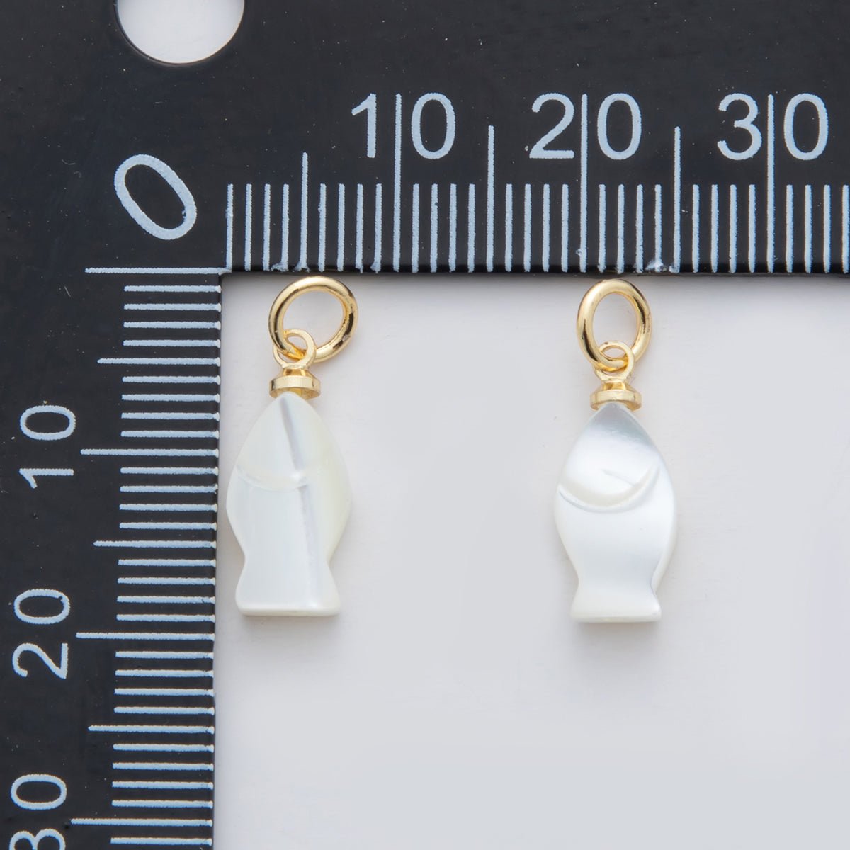 18K Gold Filled 20mm White Shell Pearl Fish Charm | M860 - DLUXCA