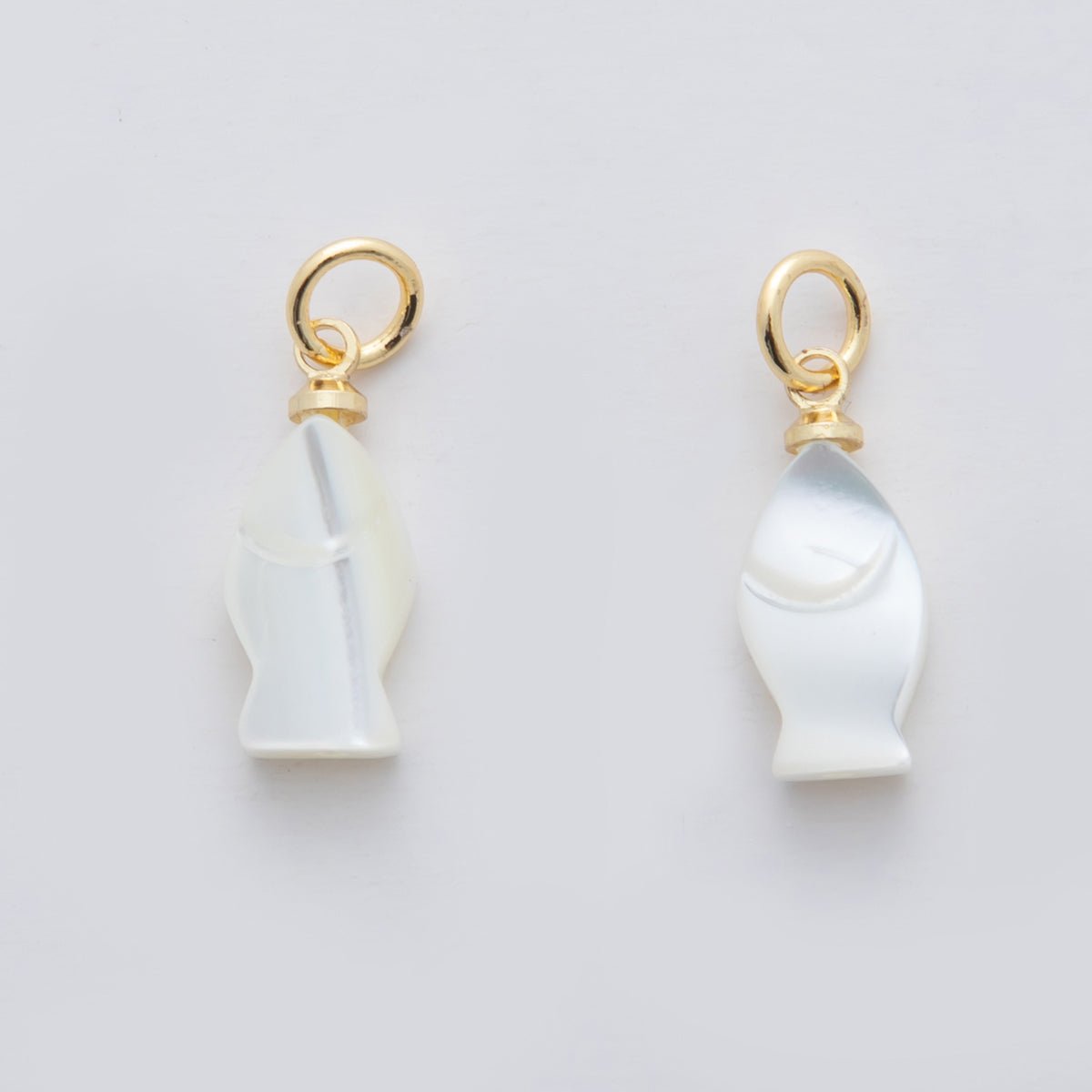 18K Gold Filled 20mm White Shell Pearl Fish Charm | M860 - DLUXCA