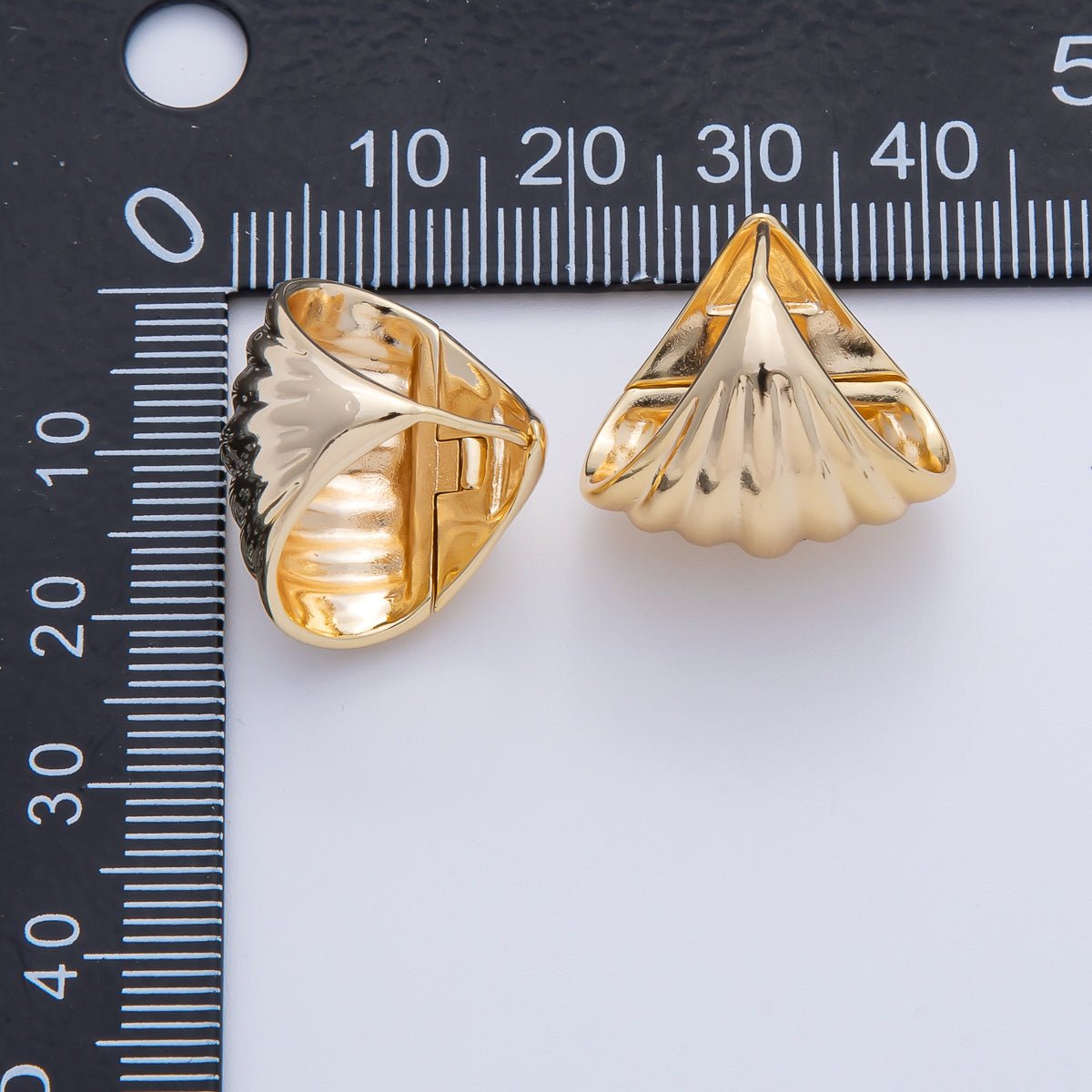 18K Gold Filled 21mm Croissant Triangle Cartilage Huggie Earrings | AE626 - DLUXCA