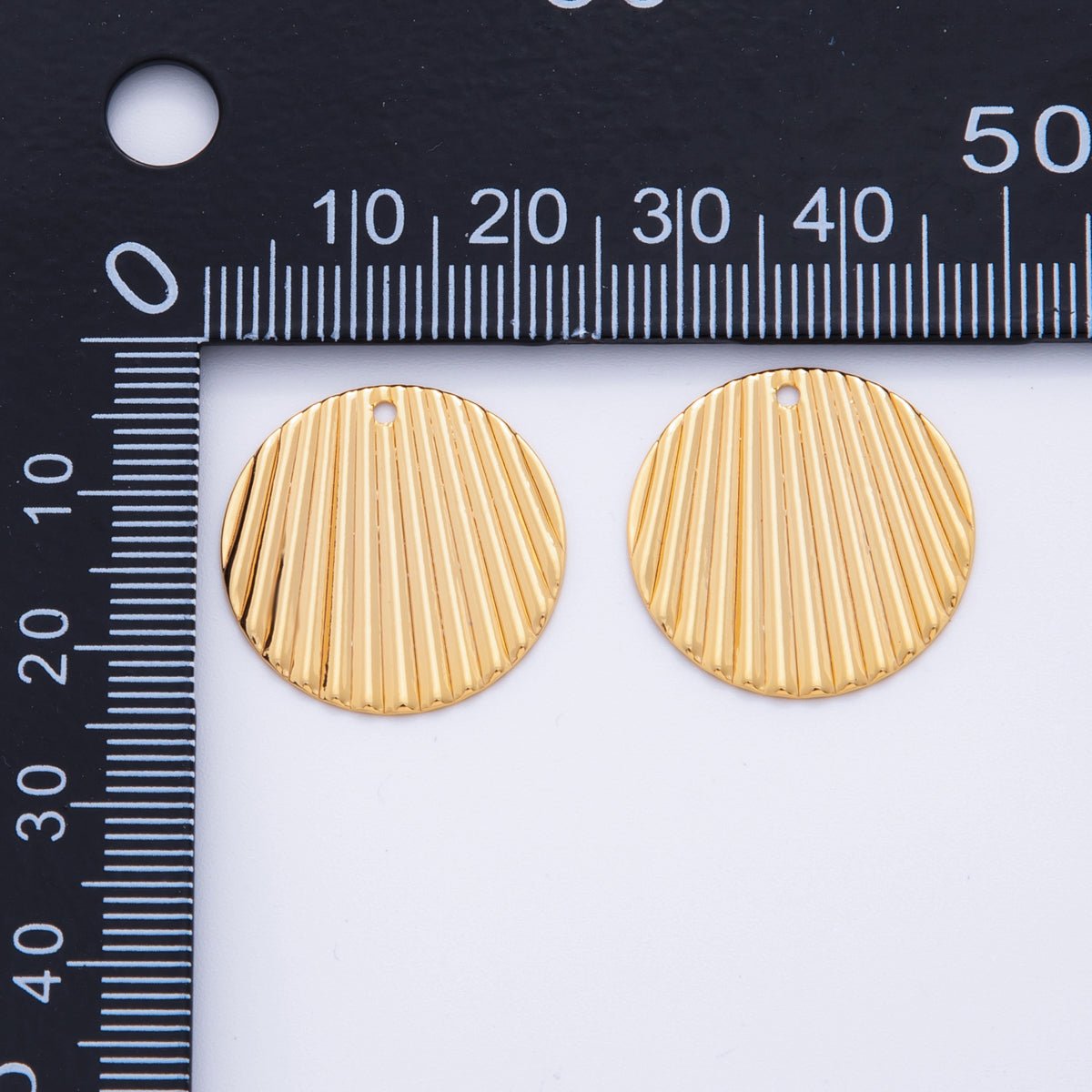18K Gold Filled 21mm Ribbed Linear Round Charm Finding | Z1196 - DLUXCA