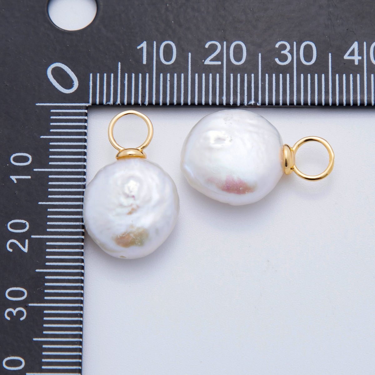 18K Gold Filled 21mm White Freshwater Oval Pearl Charm | AF622 - DLUXCA