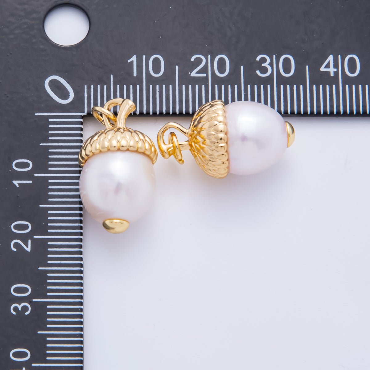 18K Gold Filled 23mm Freshwater Acorn Seed Mini Round Pearl Charm | AF628 - DLUXCA