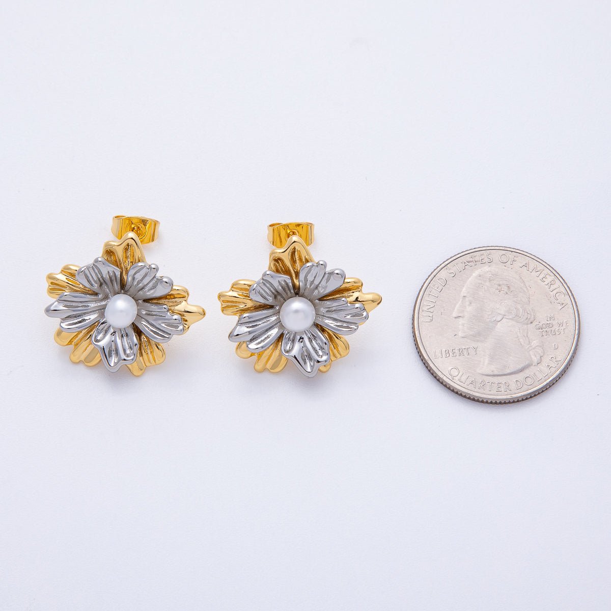 18K Gold Filled 23mm Shell Pearl Mixed Metal Flower Stud Earrings | AD1685 - DLUXCA