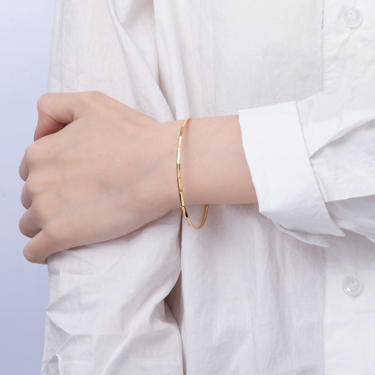 18K Gold Filled 2mm Thin Geometric Wavy Bangle Bracelet | WA - 1459 - DLUXCA