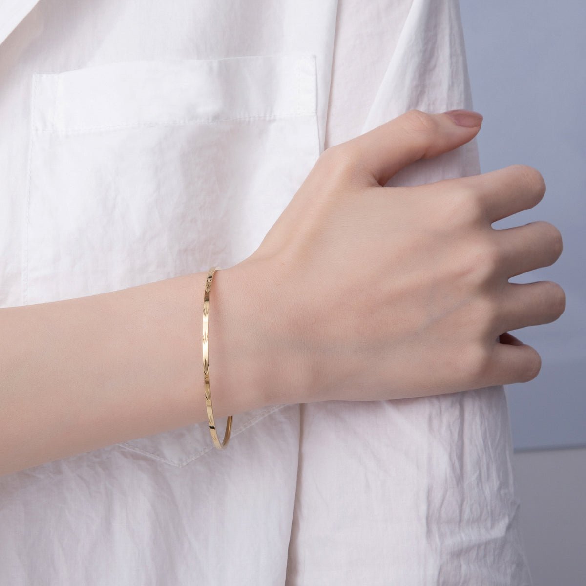 18K Gold Filled 2mm Thin Triple Lined Leaf Imprint Bangle Bracelet | WA - 1457 - DLUXCA