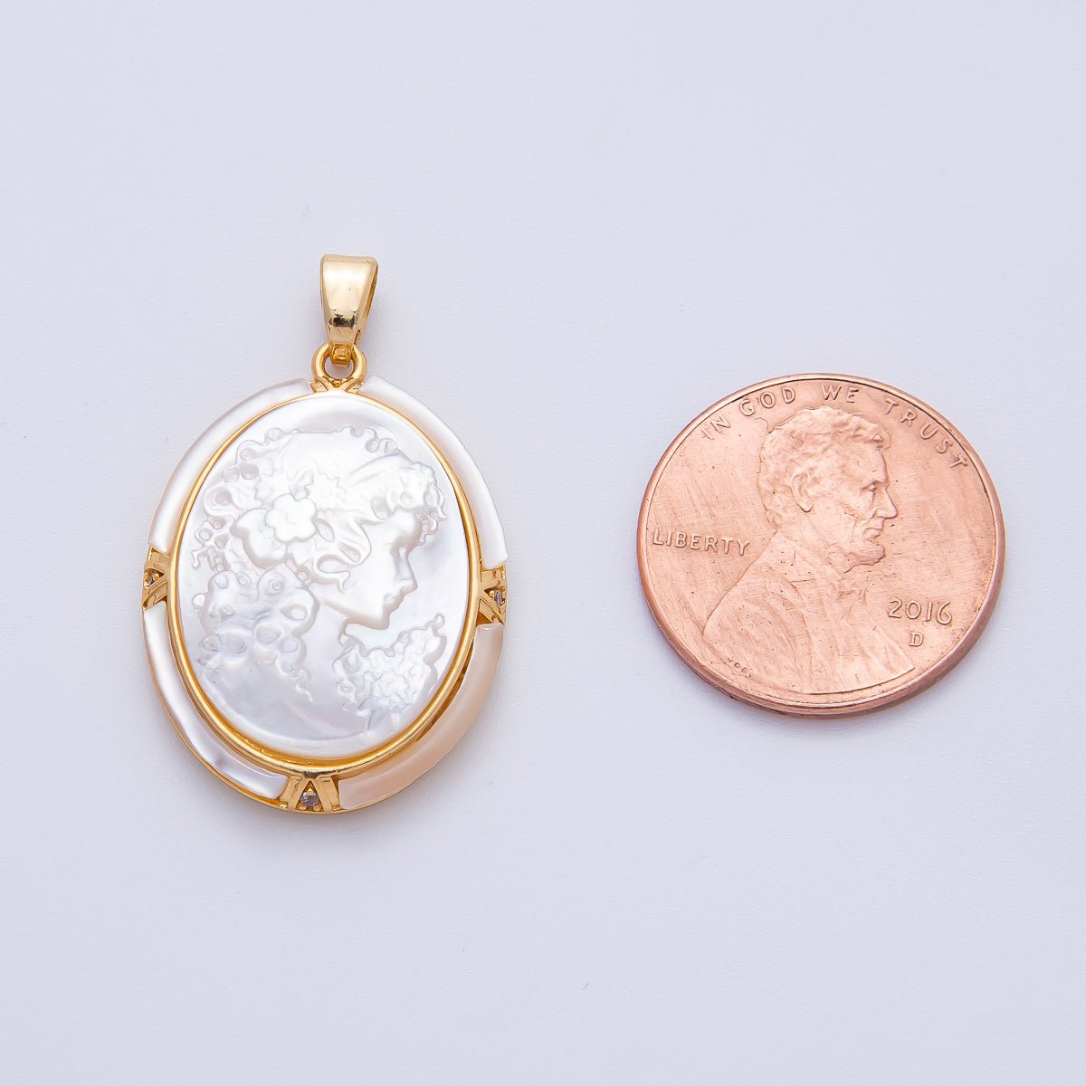 18K Gold Filled 30.5mm Butterfly Shell Oval Medallion Pretty Lady Goddess Drop Pendant | AF1148 - DLUXCA