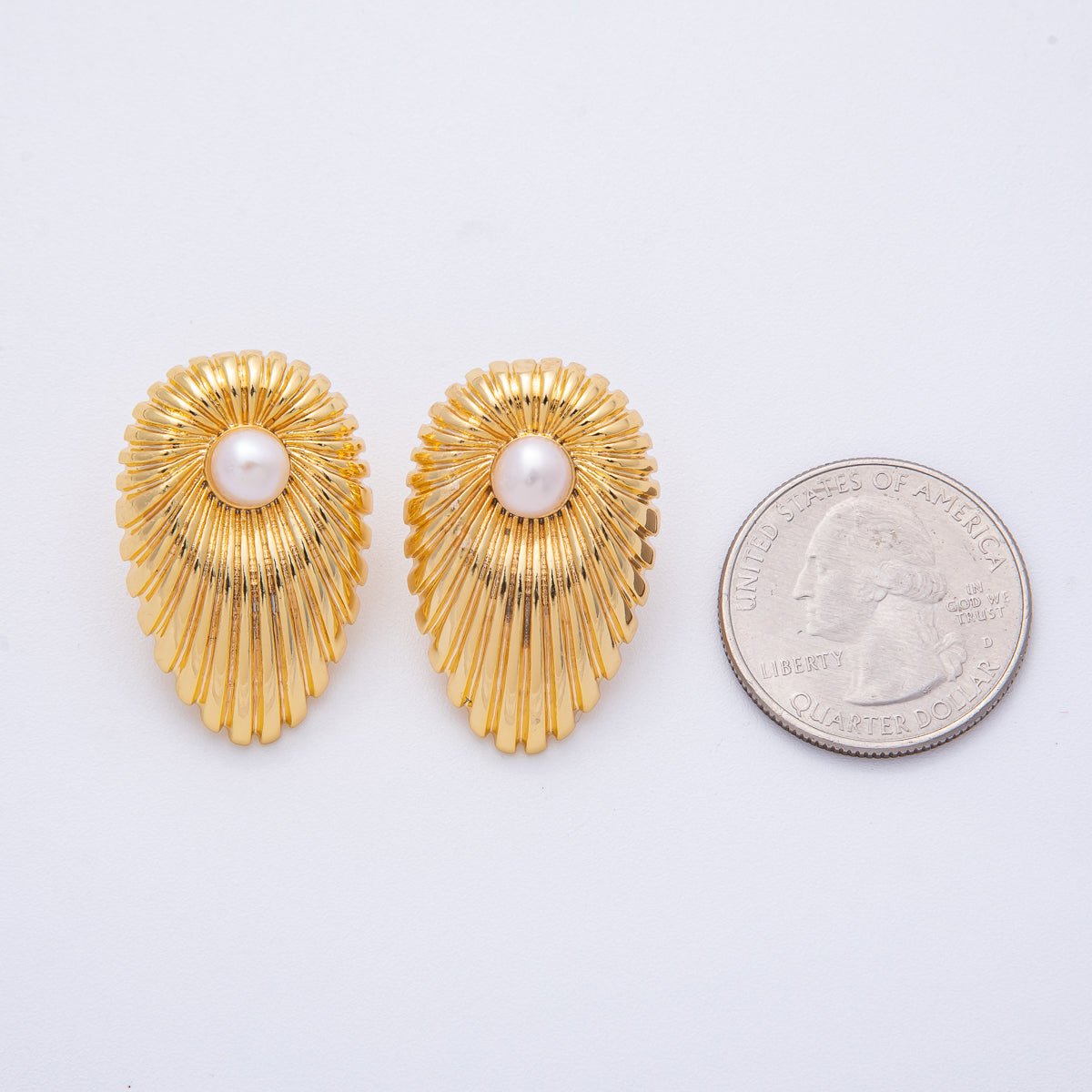18K Gold Filled 30.5mm Shell Pearl Ribbed Teardrop Stud Earrings | AD1686 - DLUXCA