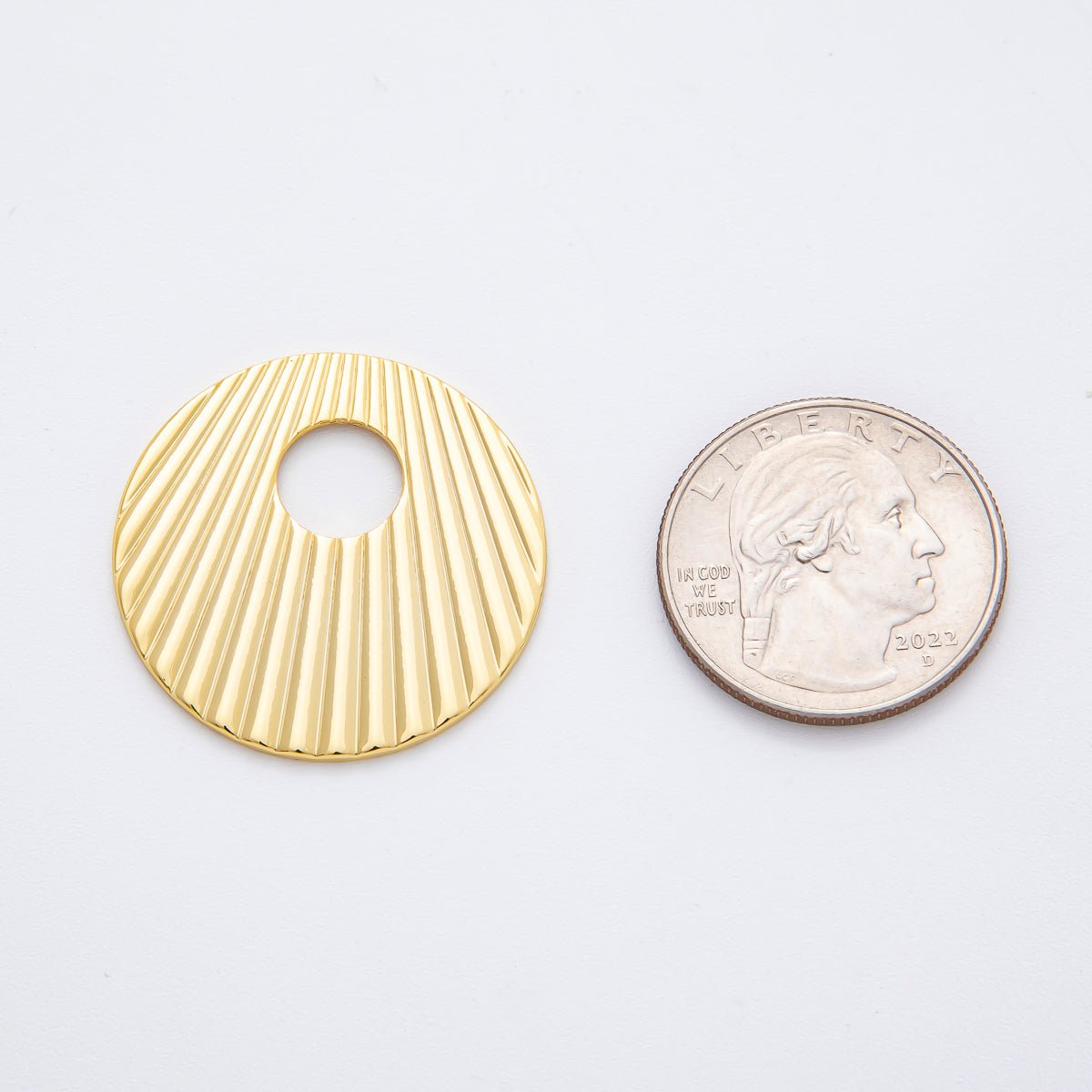 18K Gold Filled 30mm Ribbed Sea Clam Shell Charm Finding | Z - A1254 - DLUXCA