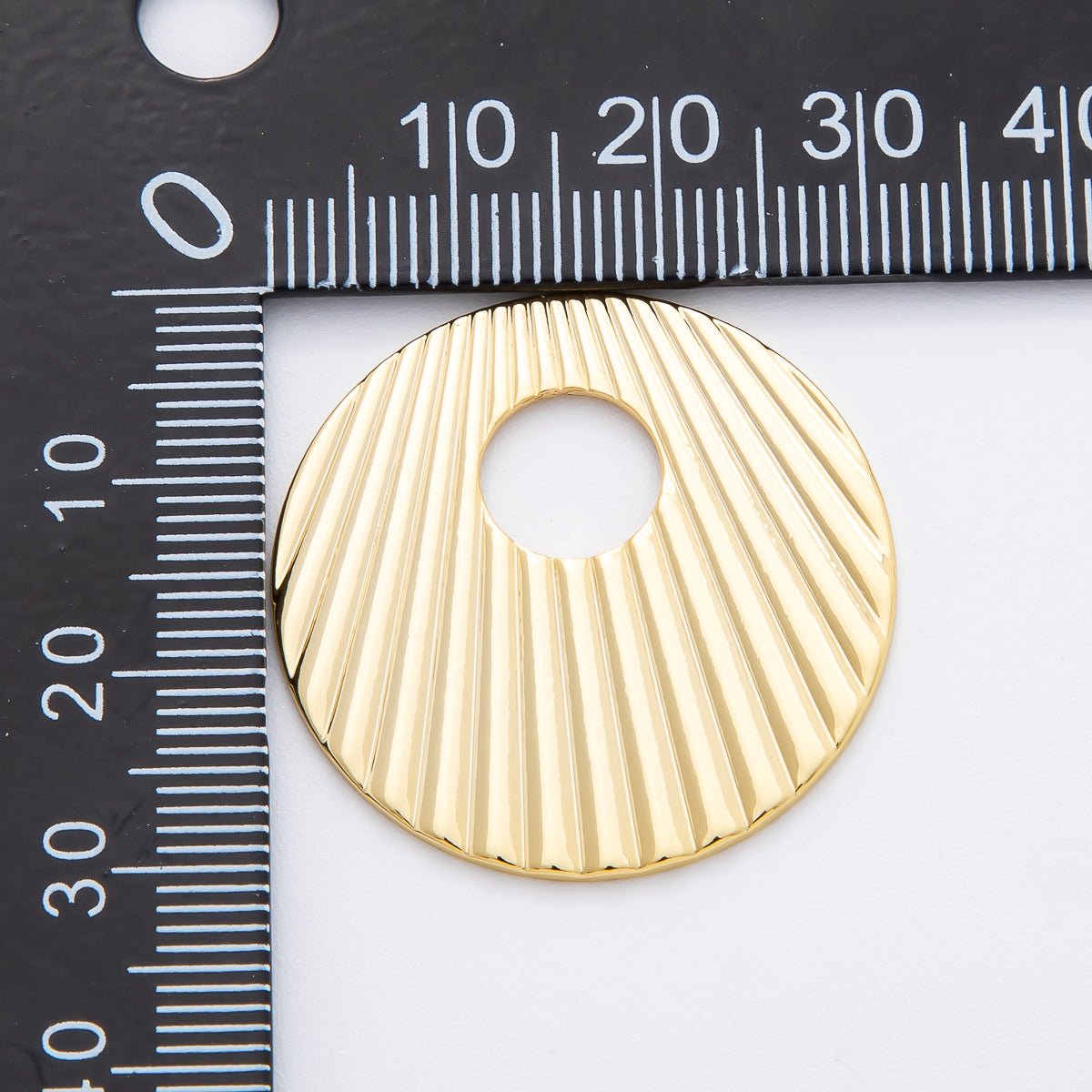 18K Gold Filled 30mm Ribbed Sea Clam Shell Charm Finding | Z - A1254 - DLUXCA