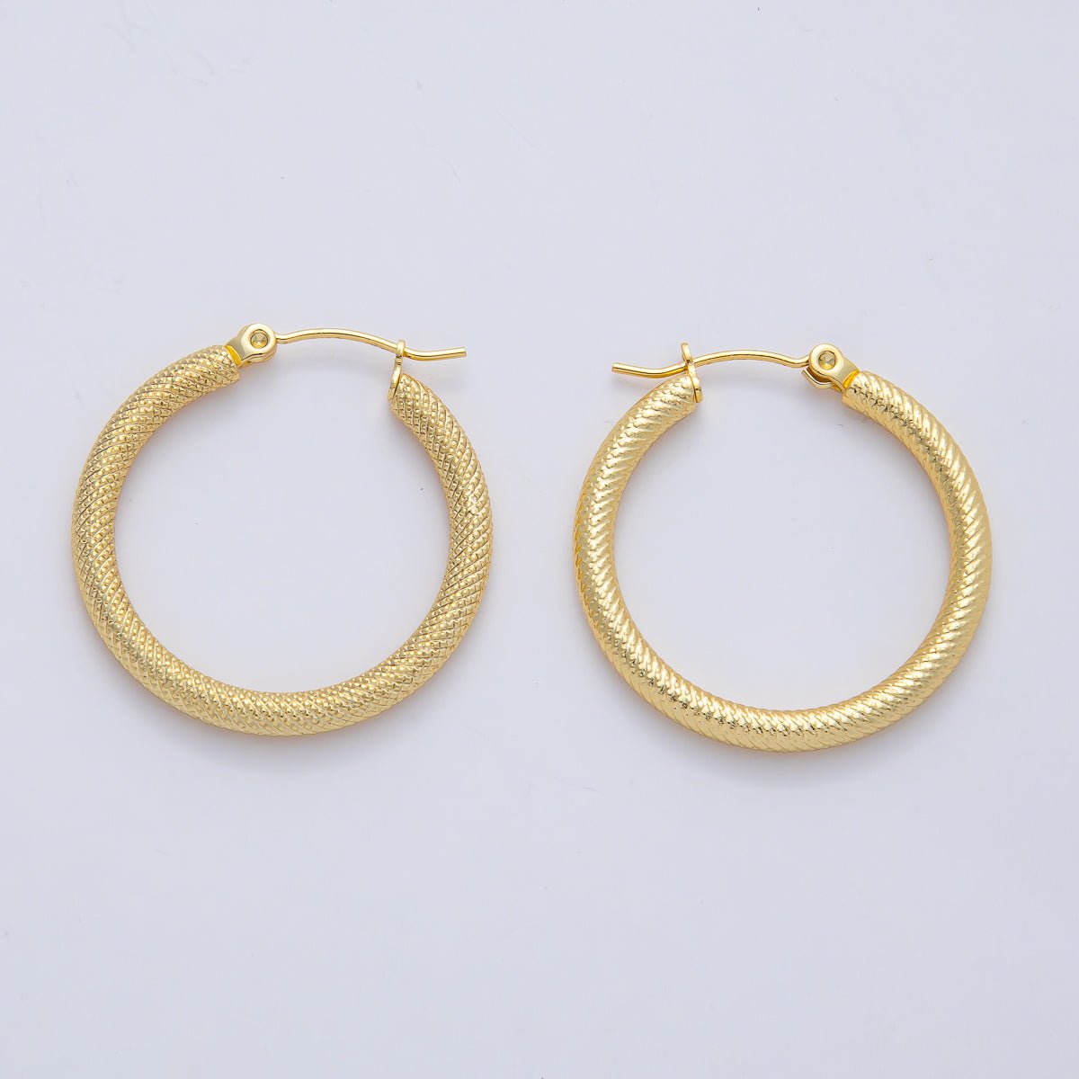 18K Gold Filled 30mm Snake Textured Latch Hoop Earrings | AD1649 - DLUXCA