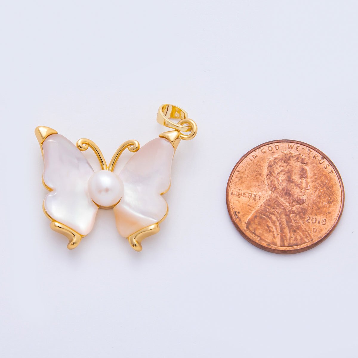 18K Gold Filled 32mm Mother of Pearl Dreamy Butterfly Animals Pendant | AF - A1127 - DLUXCA